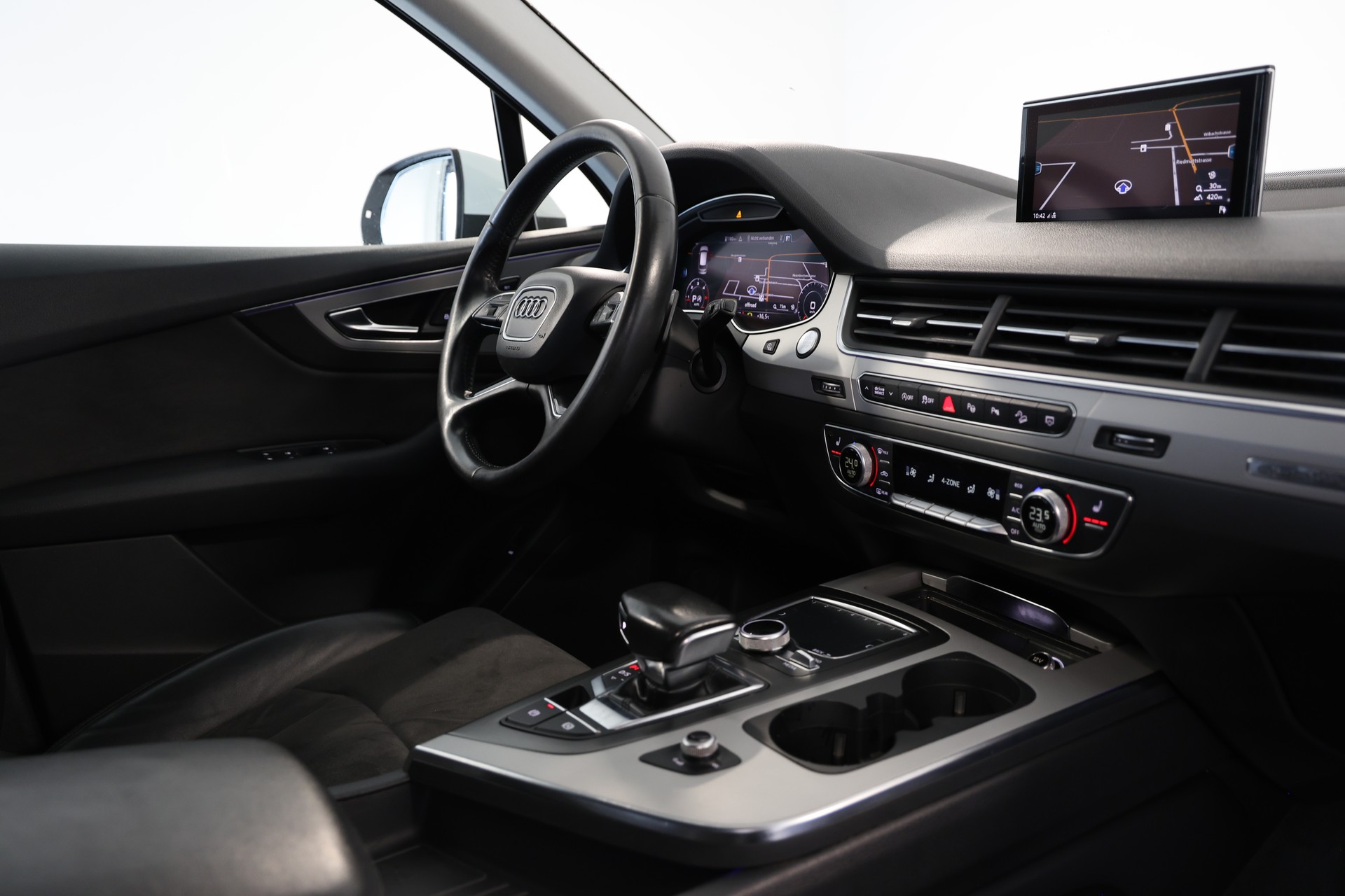 AUDI Q7 3.0 TDI ultra quattro tiptronic **7-Sitzer**-image-12