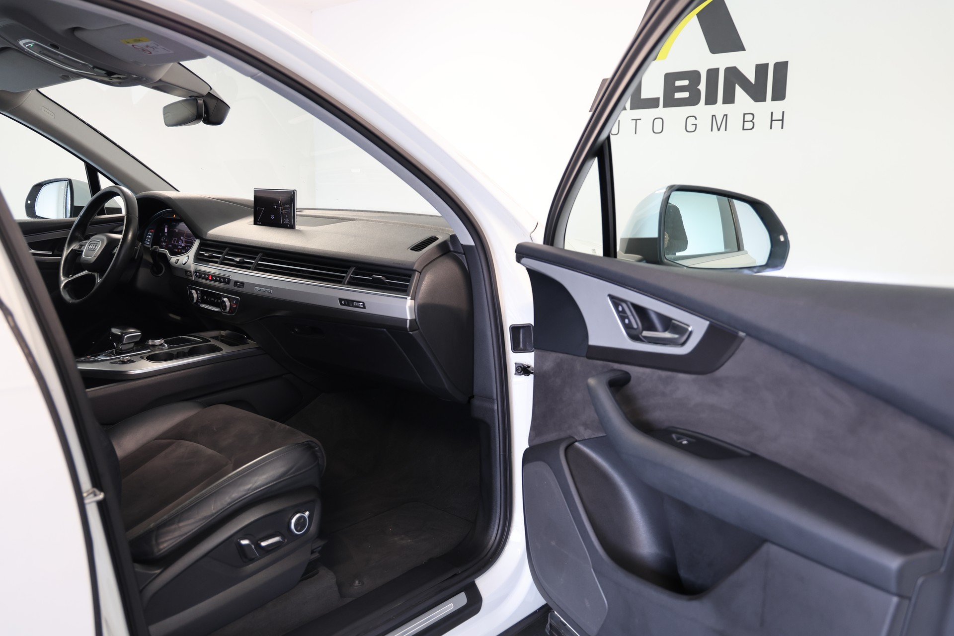 AUDI Q7 3.0 TDI ultra quattro tiptronic **7-Sitzer**-image-10
