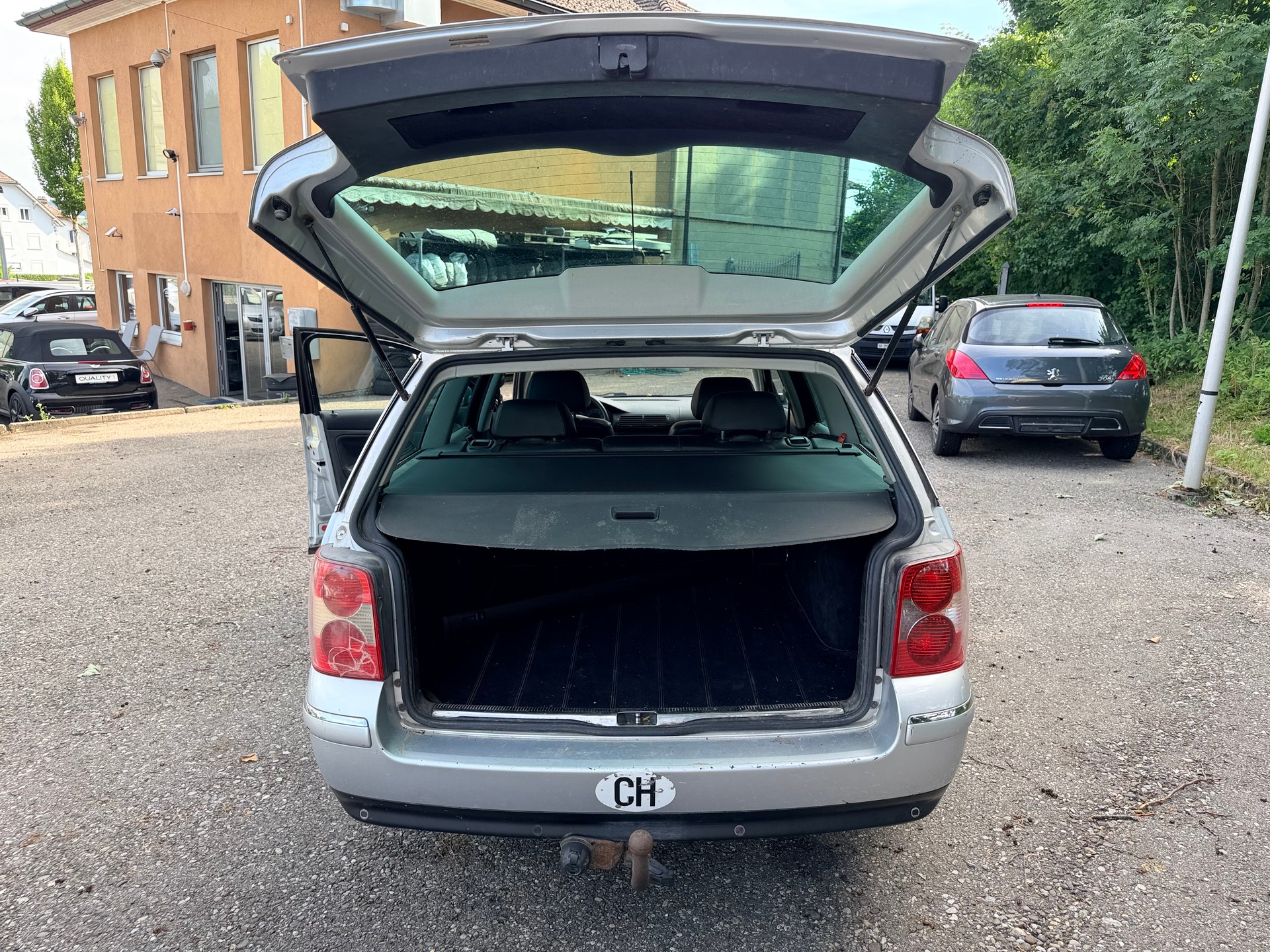 VW Passat Variant 2.8 V6 4Motion Highline-image-8