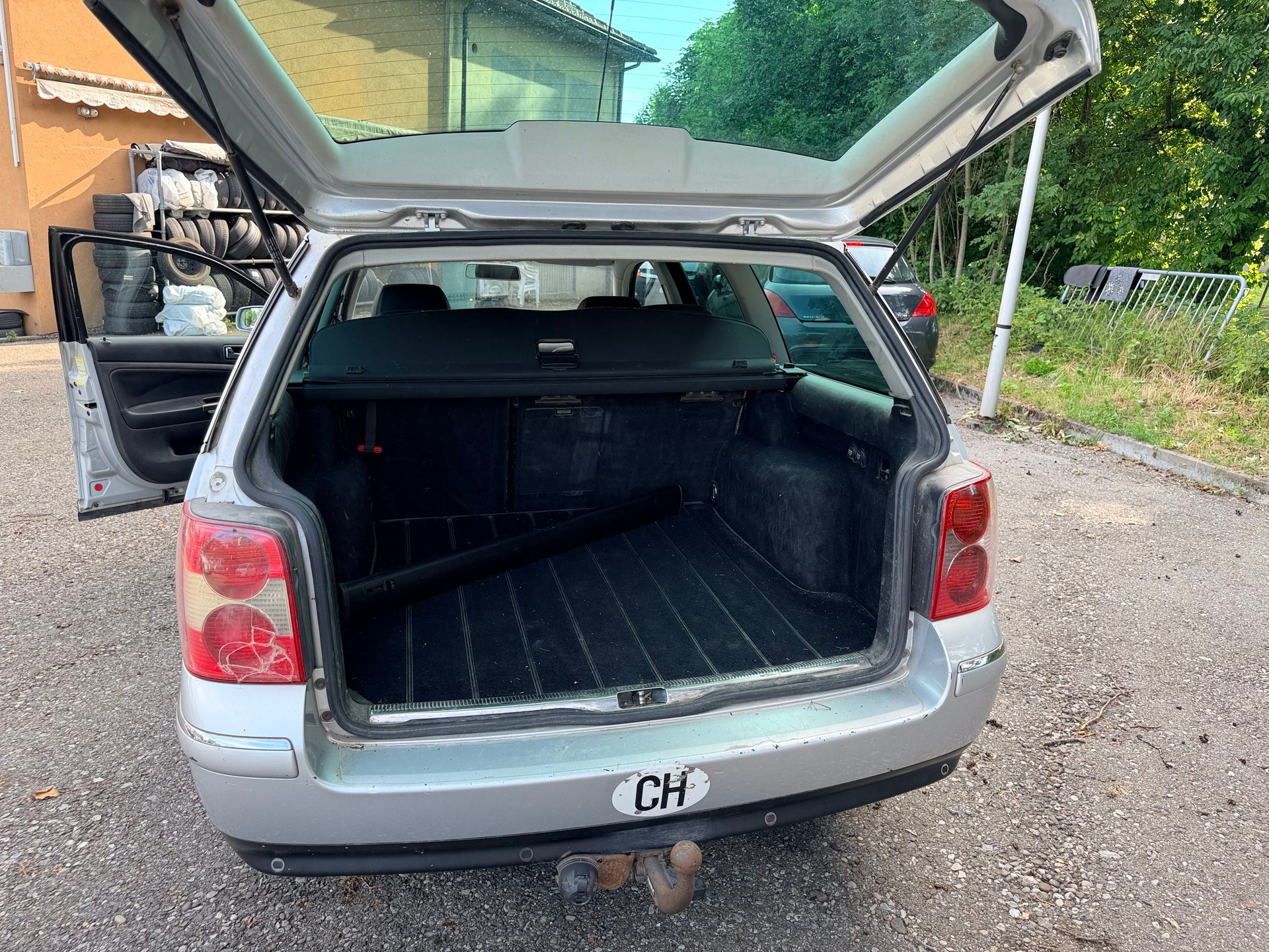 VW Passat Variant 2.8 V6 4Motion Highline-image-9