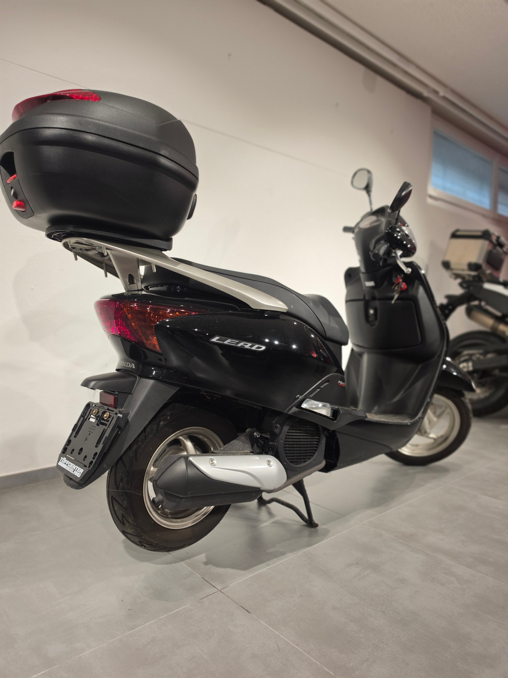 HONDA Lead 110-showroom-element-2