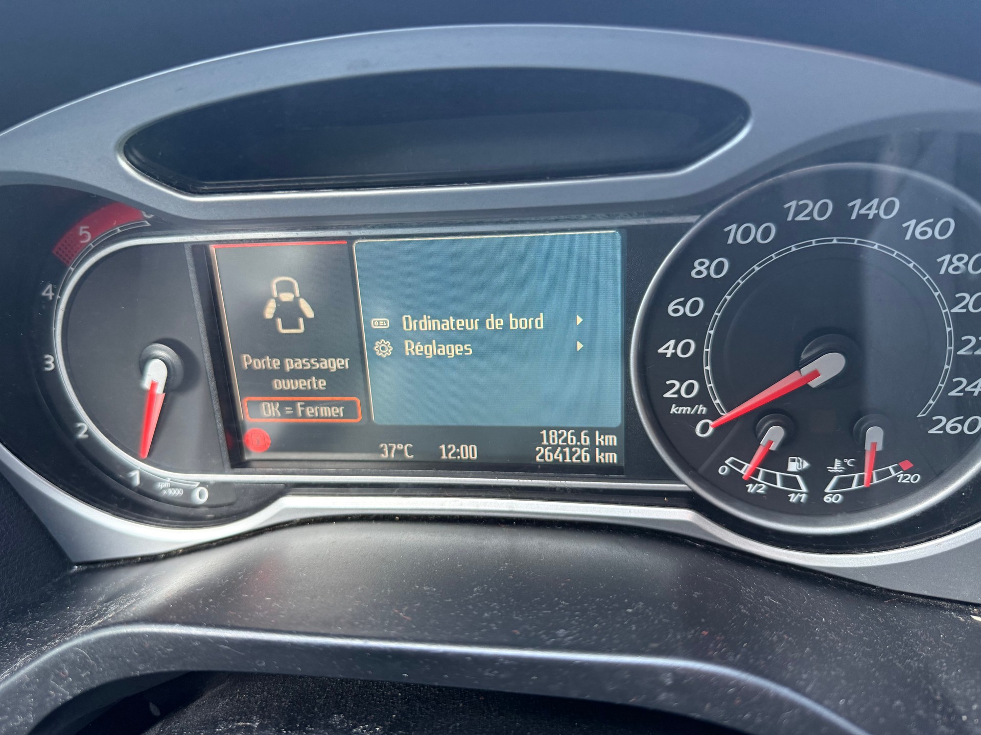 FORD S-Max 2.0 TDCi Titanium-image-9