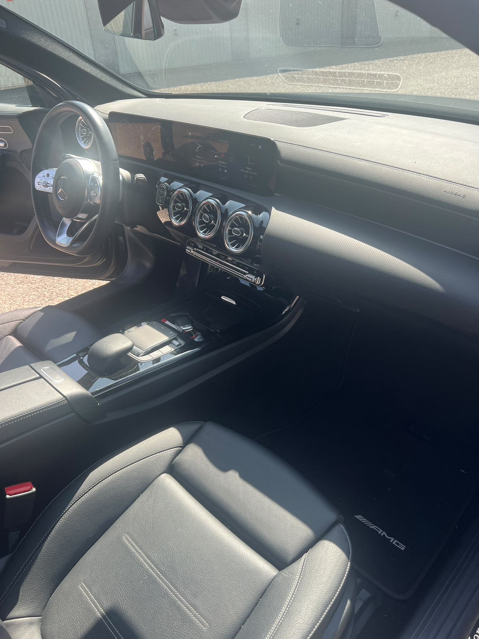 MERCEDES-BENZ A 180 Night Star AMG Line 7G-DCT-image-9