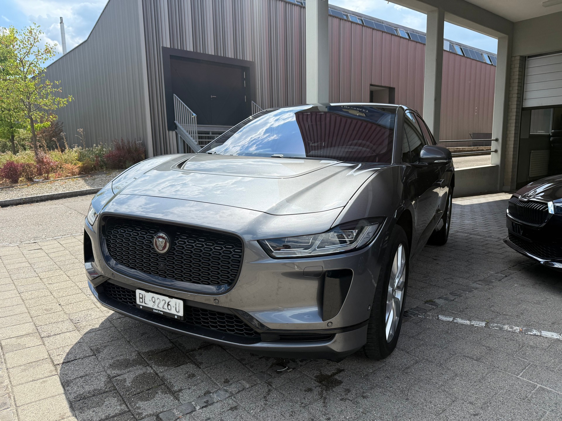 JAGUAR I-Pace EV400 HSE AWD-image-2