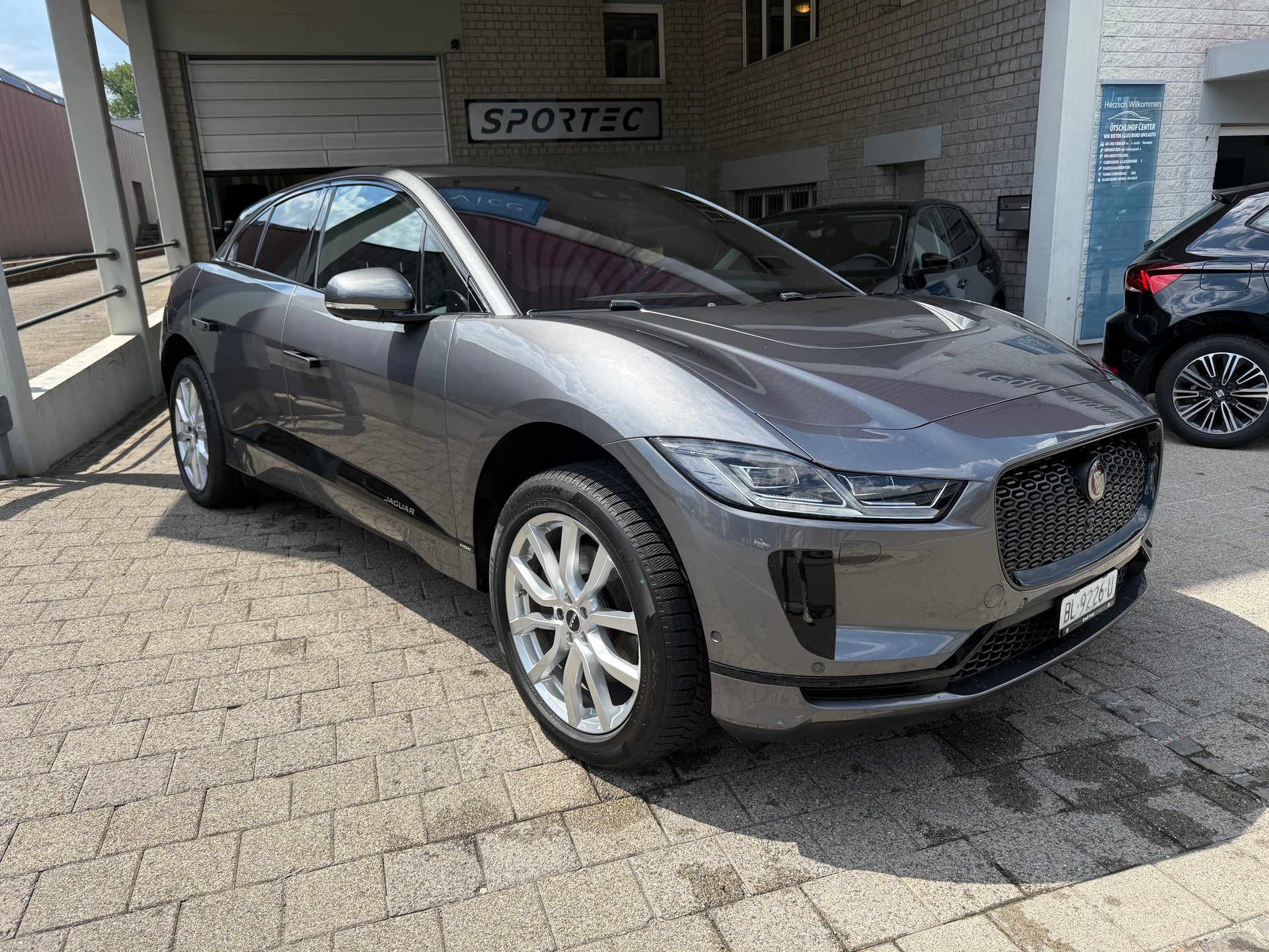 JAGUAR I-Pace EV400 HSE AWD-image-5