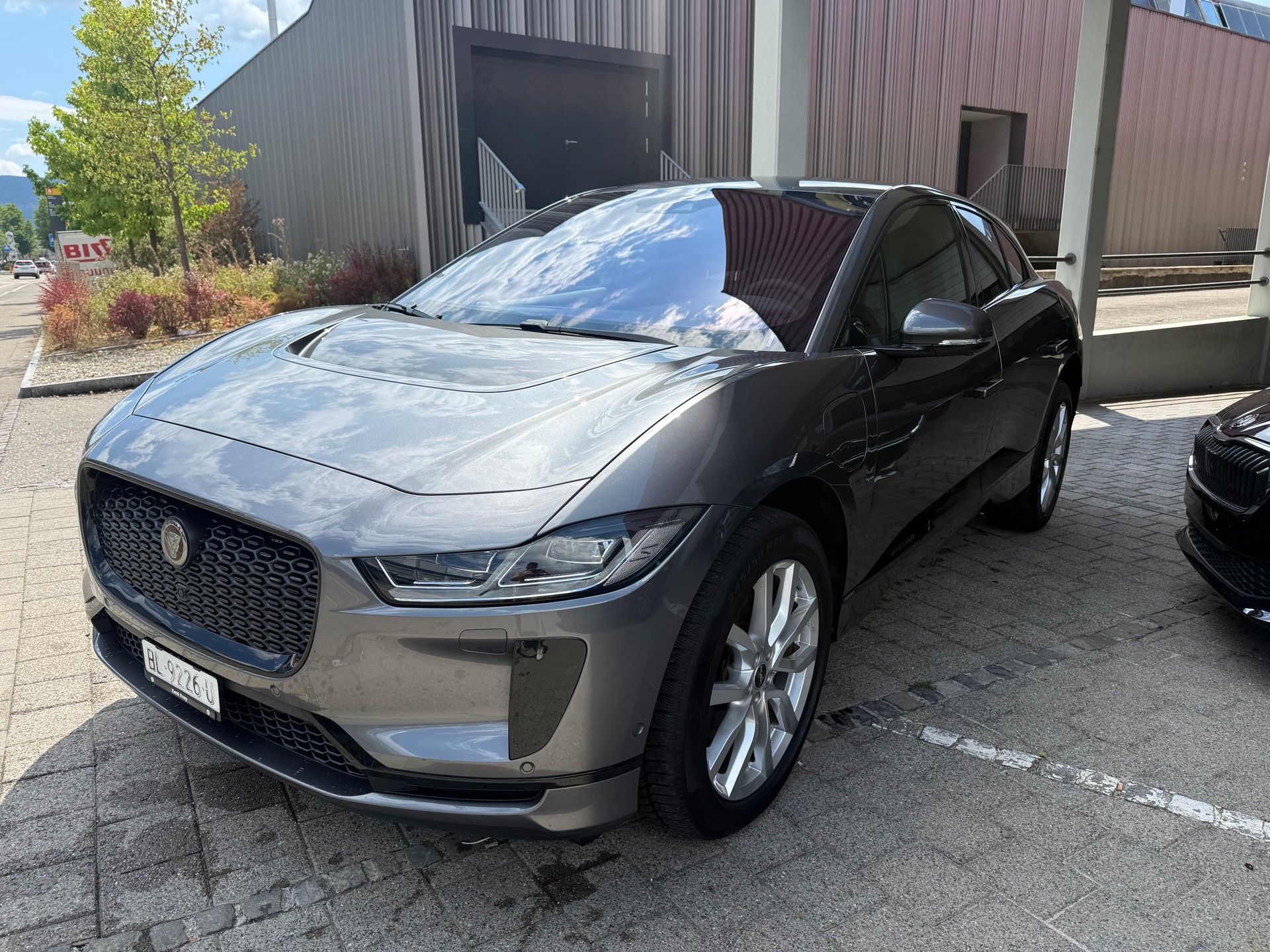 JAGUAR I-Pace EV400 HSE AWD-image-3