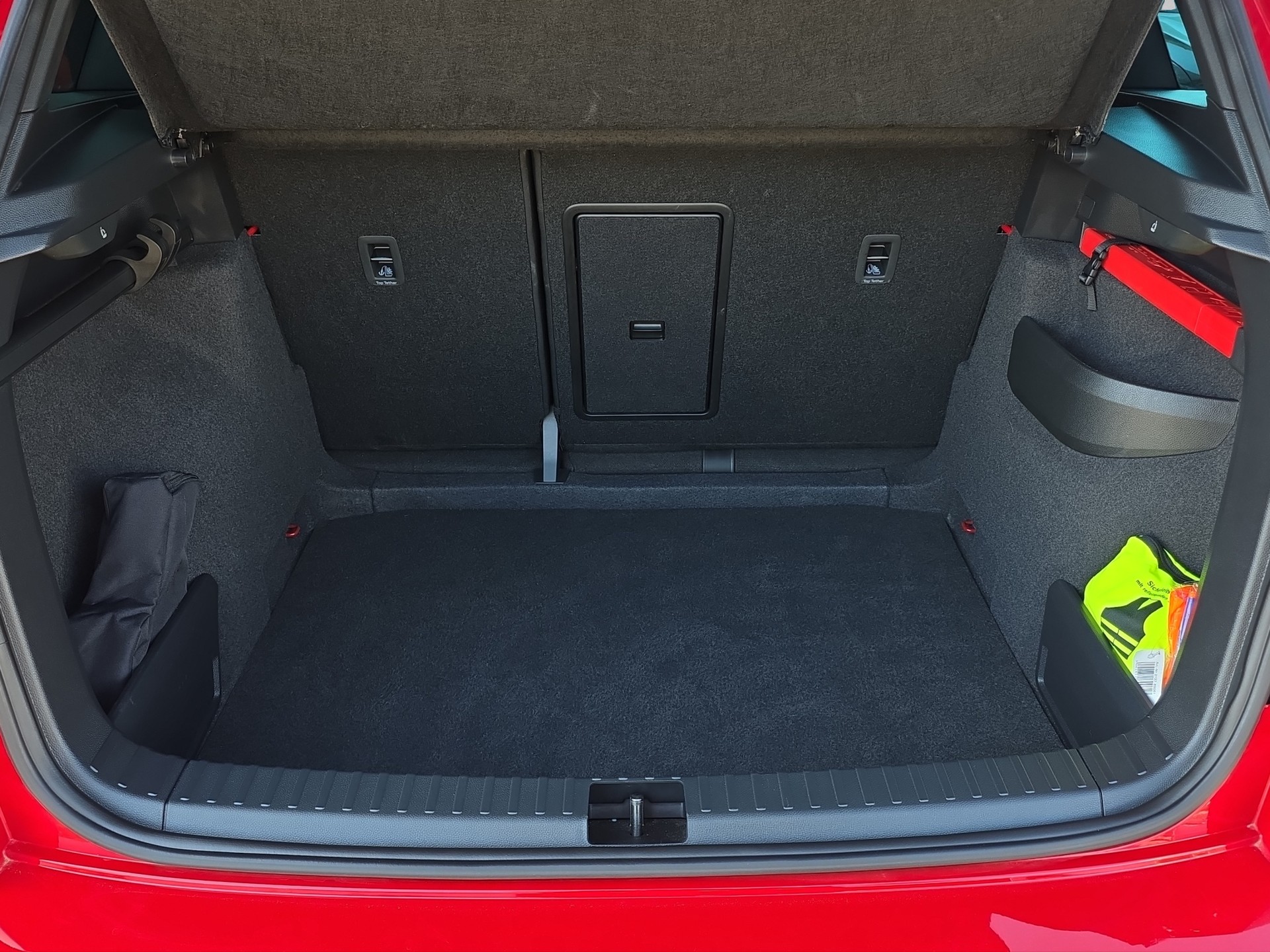 SKODA Karoq 2.0 TSI SportLine 4x4 DSG • Panorama-Dach • Rückfahrkamera • Garantie • frisch ab MFK-image-9