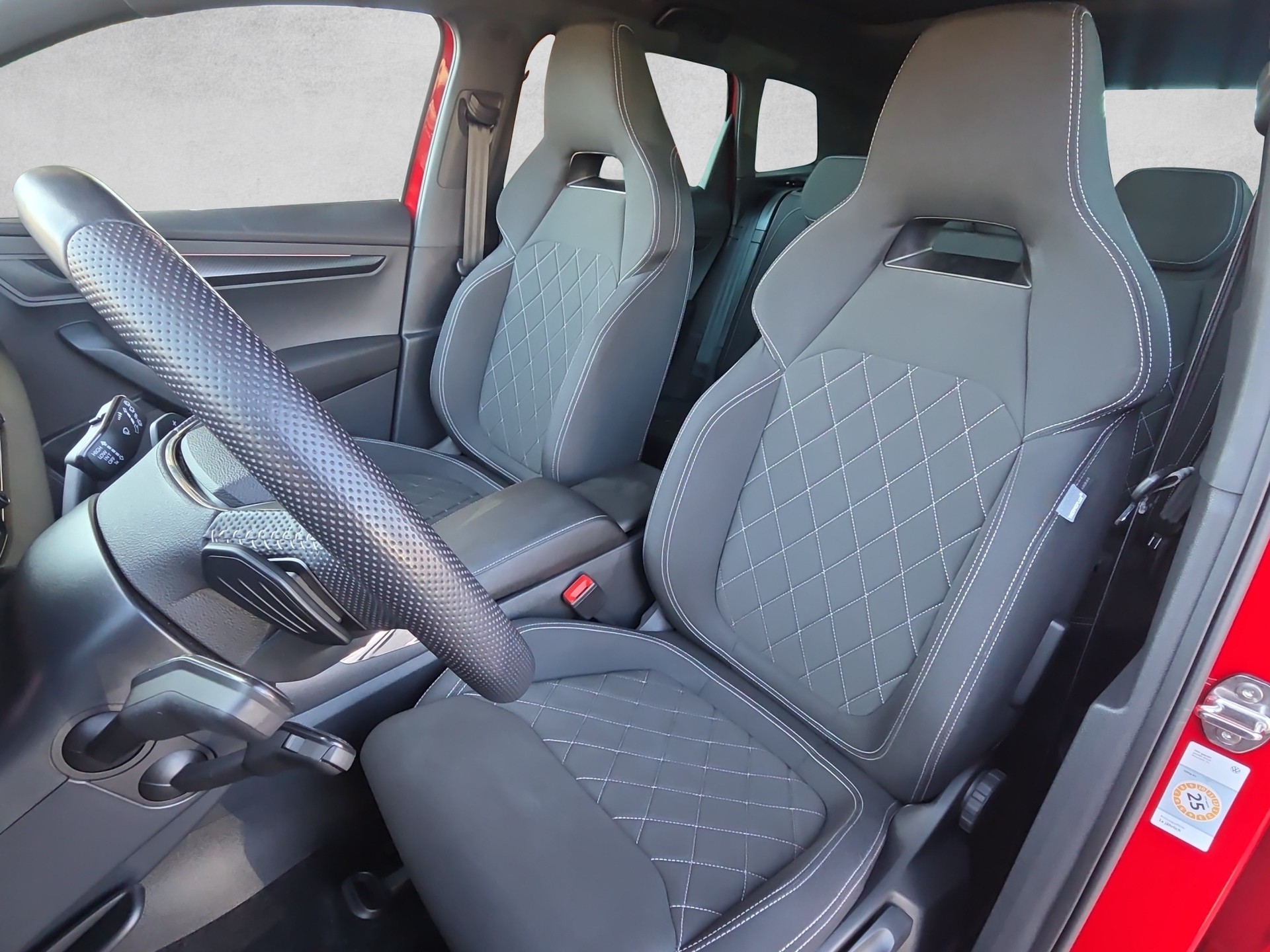 SKODA Karoq 2.0 TSI SportLine 4x4 DSG • Panorama-Dach • Rückfahrkamera • Garantie • frisch ab MFK-image-6