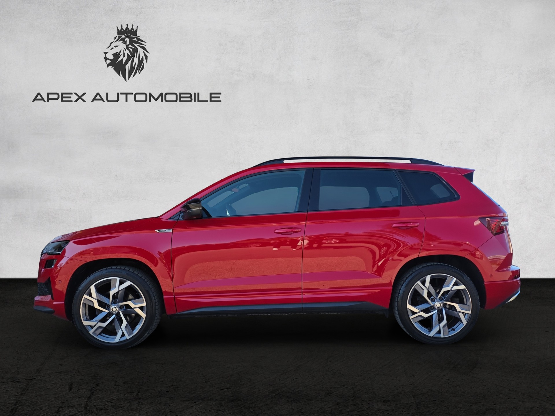SKODA Karoq 2.0 TSI SportLine 4x4 DSG • Panorama-Dach • Rückfahrkamera • Garantie • frisch ab MFK-image-2