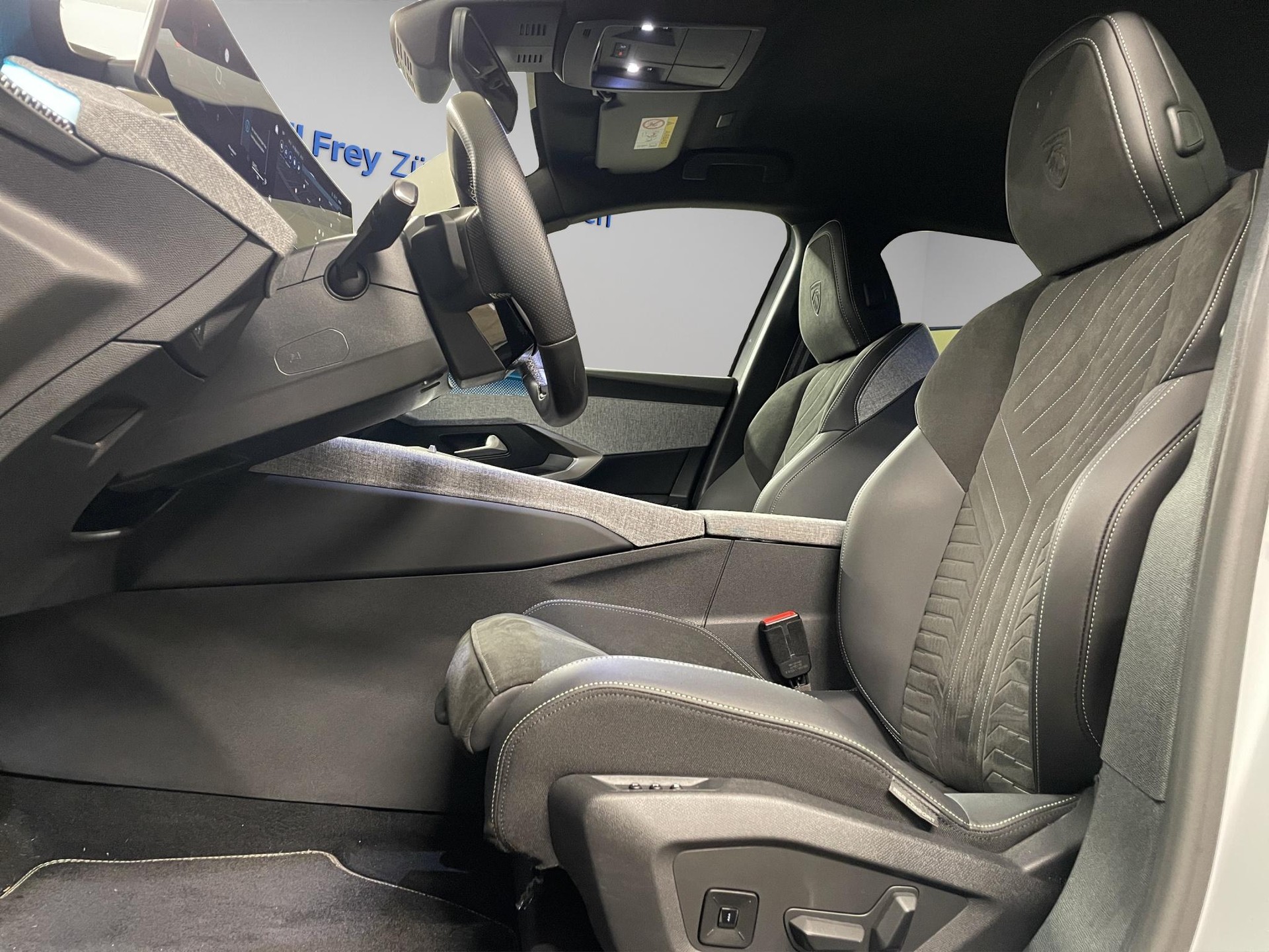 PEUGEOT 3008 1.2 Hybrid GT-image-6