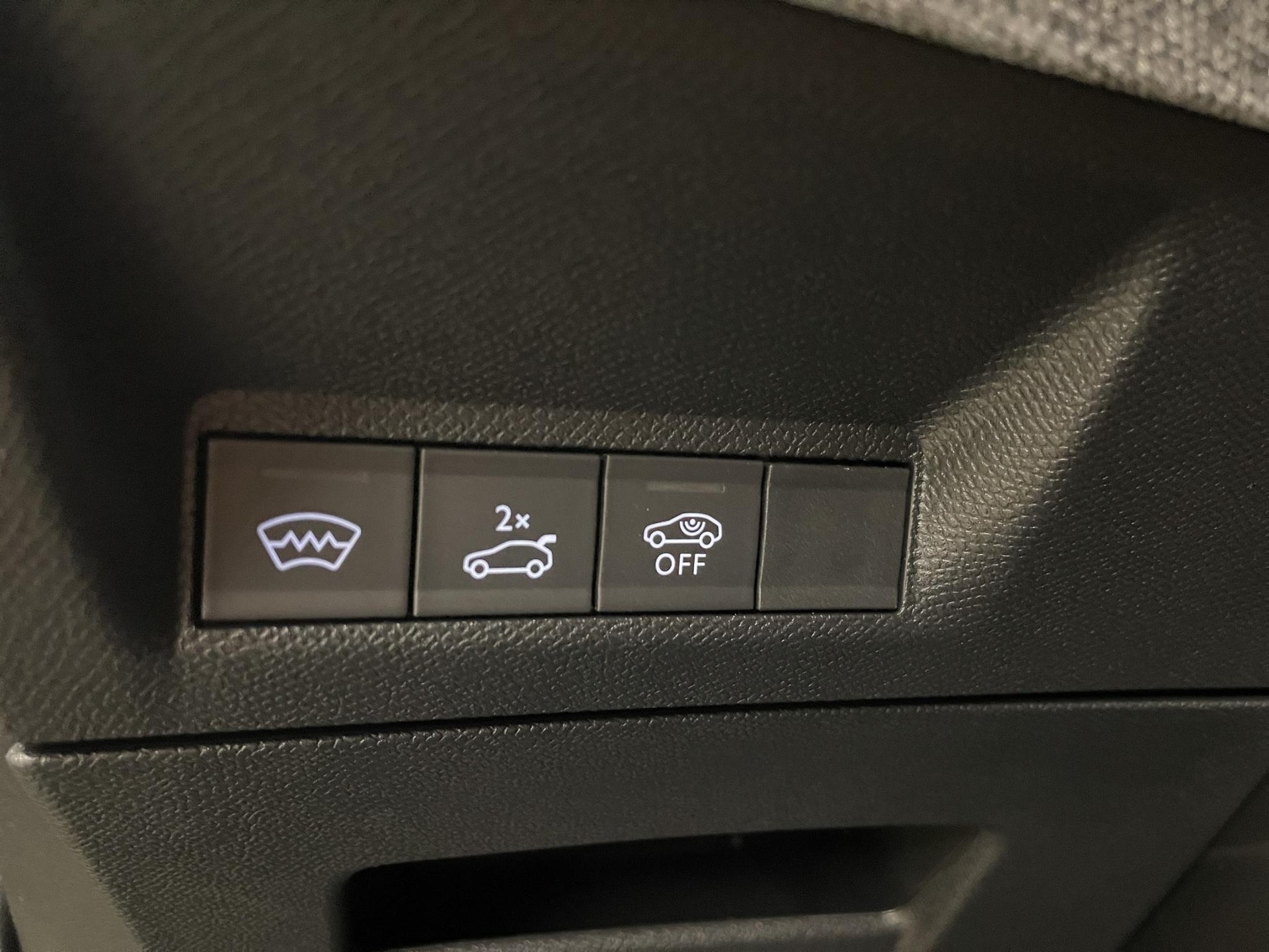 PEUGEOT 3008 1.2 Hybrid GT-image-12