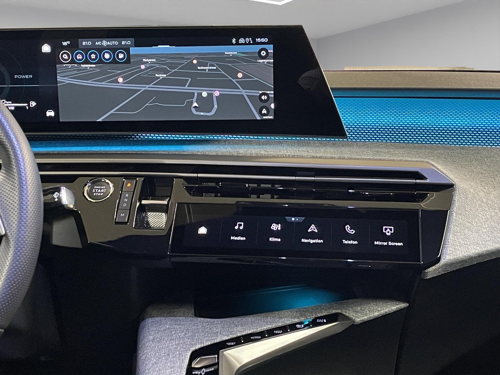 PEUGEOT 3008 1.2 Hybrid GT-image-9