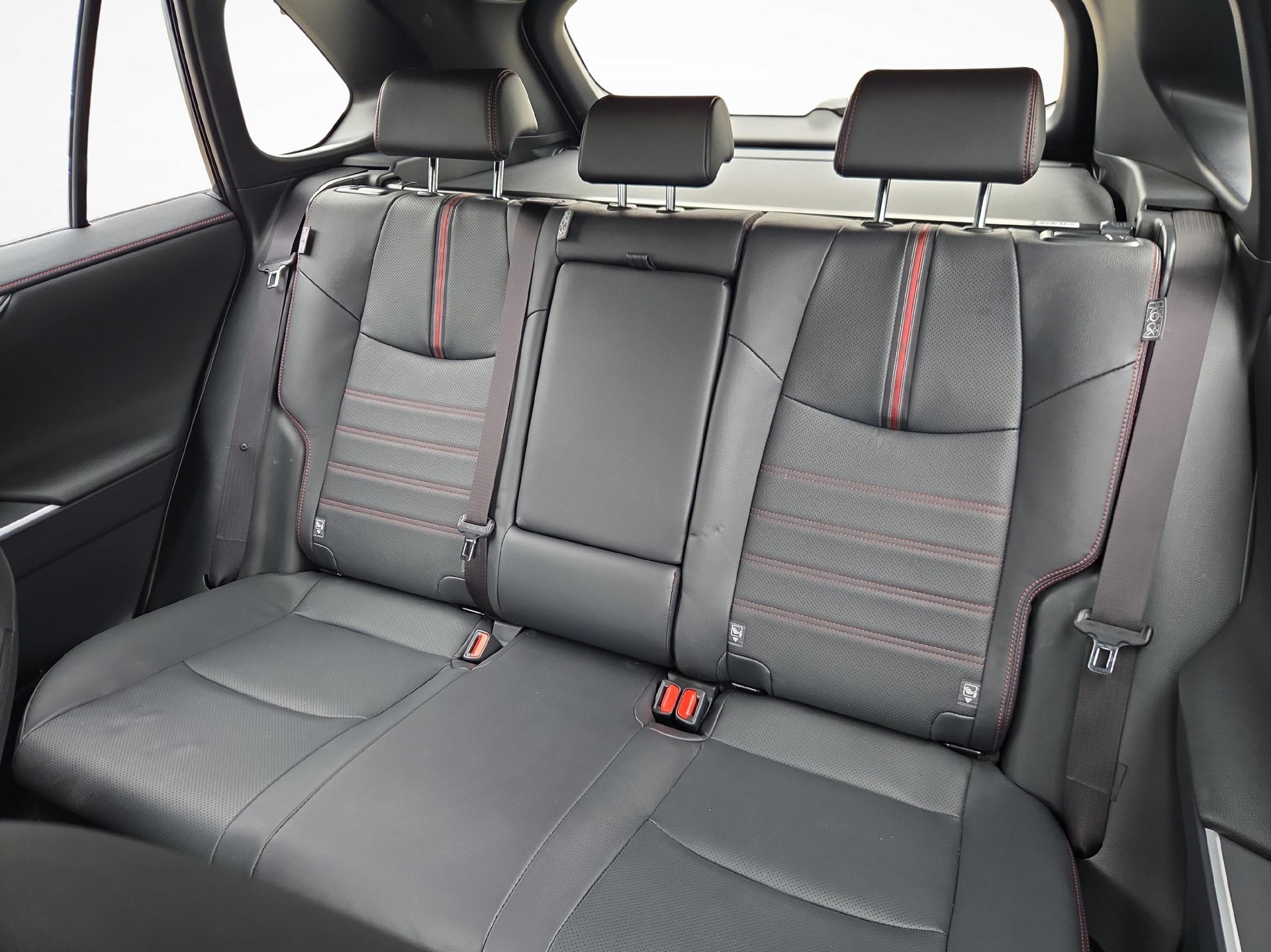 TOYOTA RAV4 2.5 Plug-In-Hybrid Platinum-image-10