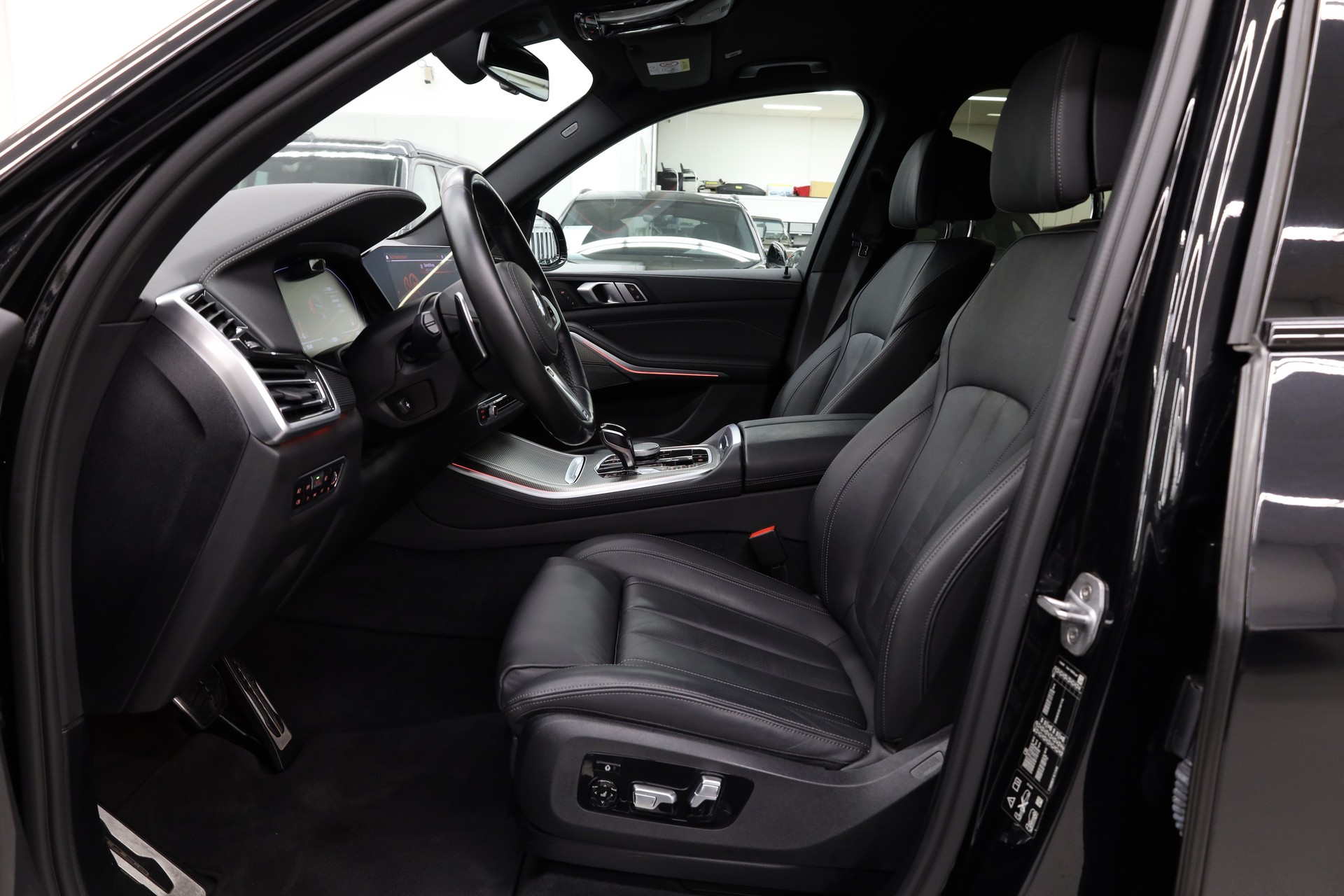 BMW X5 40d M-Sport xDrive SAG-image-13