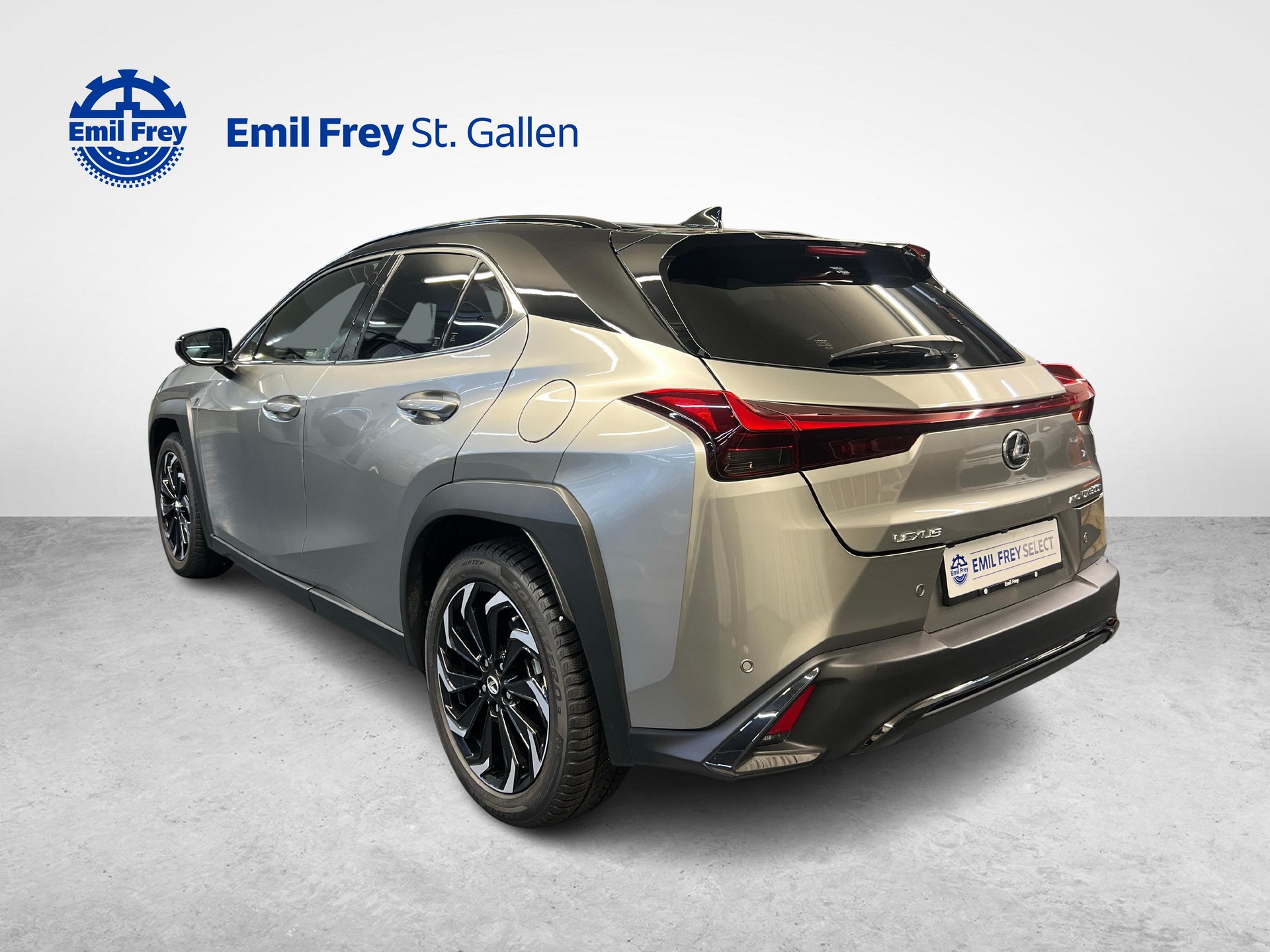 LEXUS UX 300h F-Line-image-2