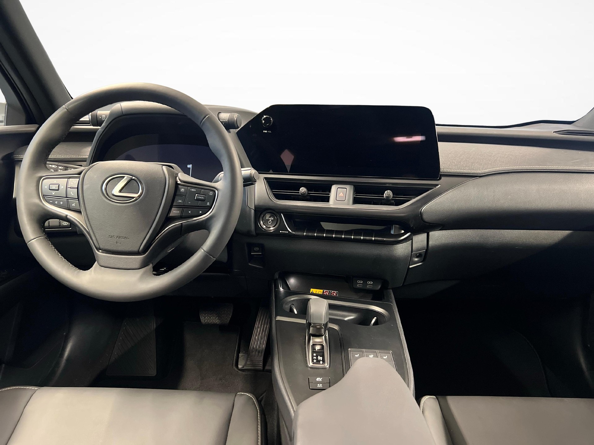LEXUS UX 300h F-Line-image-8