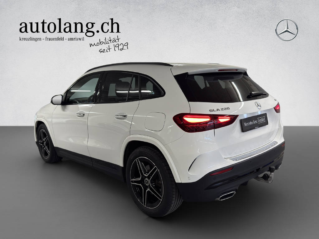 MERCEDES-BENZ GLA 220 AMG Line 4Matic-image-2