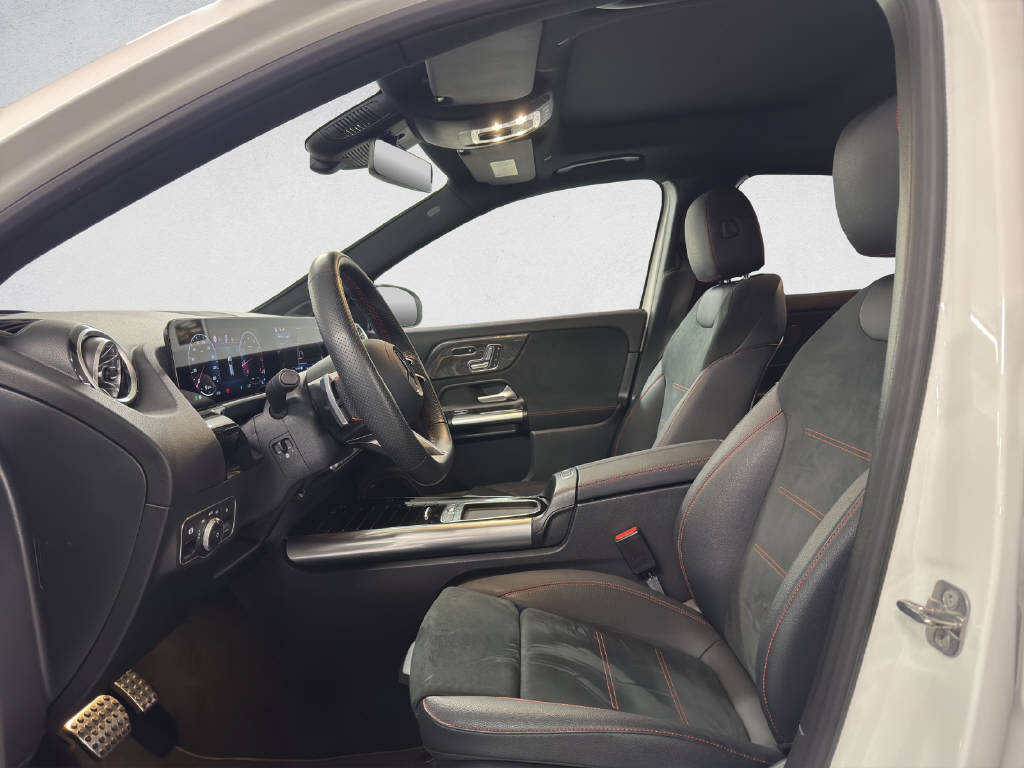 MERCEDES-BENZ GLA 220 AMG Line 4Matic-image-9