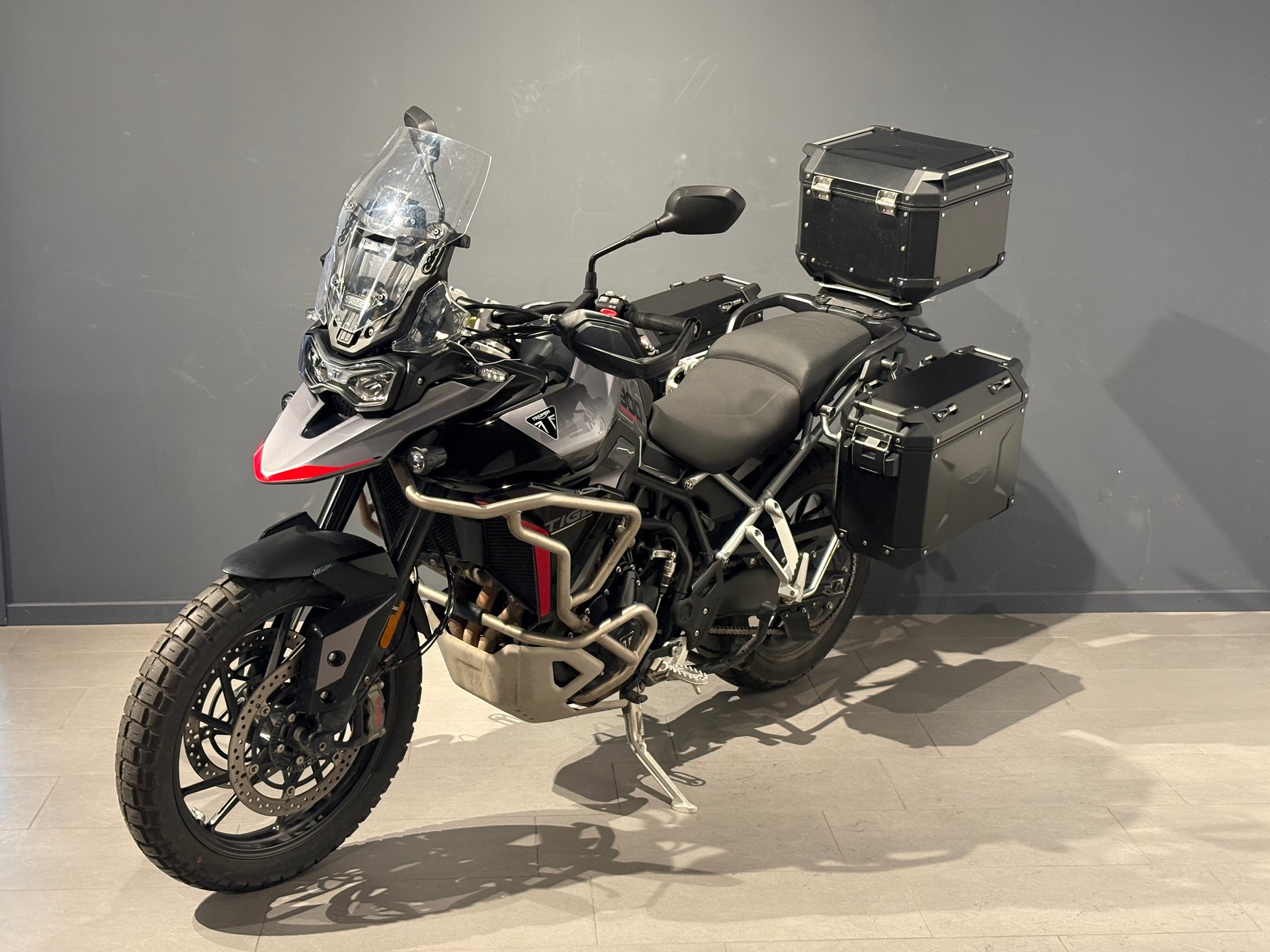 TRIUMPH Tiger 900 GT Pro-showroom-element-2