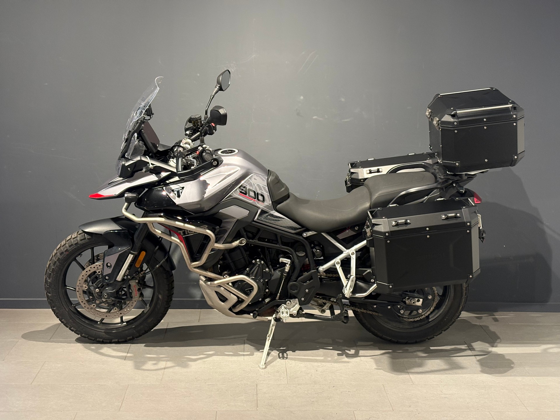 TRIUMPH Tiger 900 GT Pro-showroom-element-3