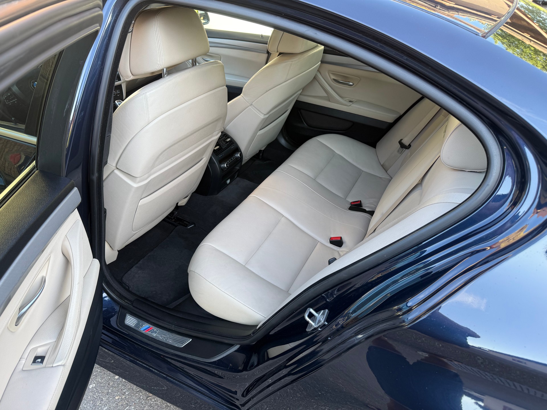 BMW M550d xDrive Steptronic-image-5