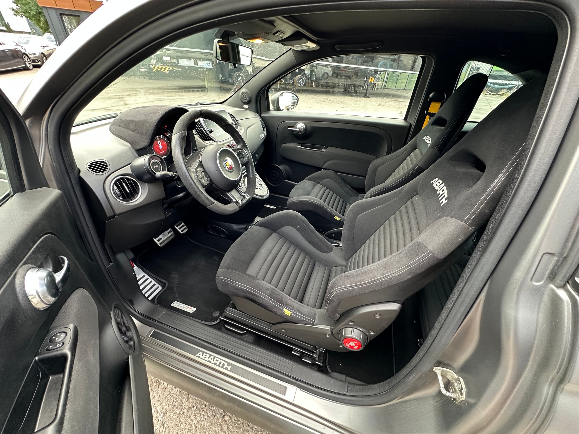 FIAT 595C 1.4 16V Turbo Abarth Competizione Dualogic-image-10