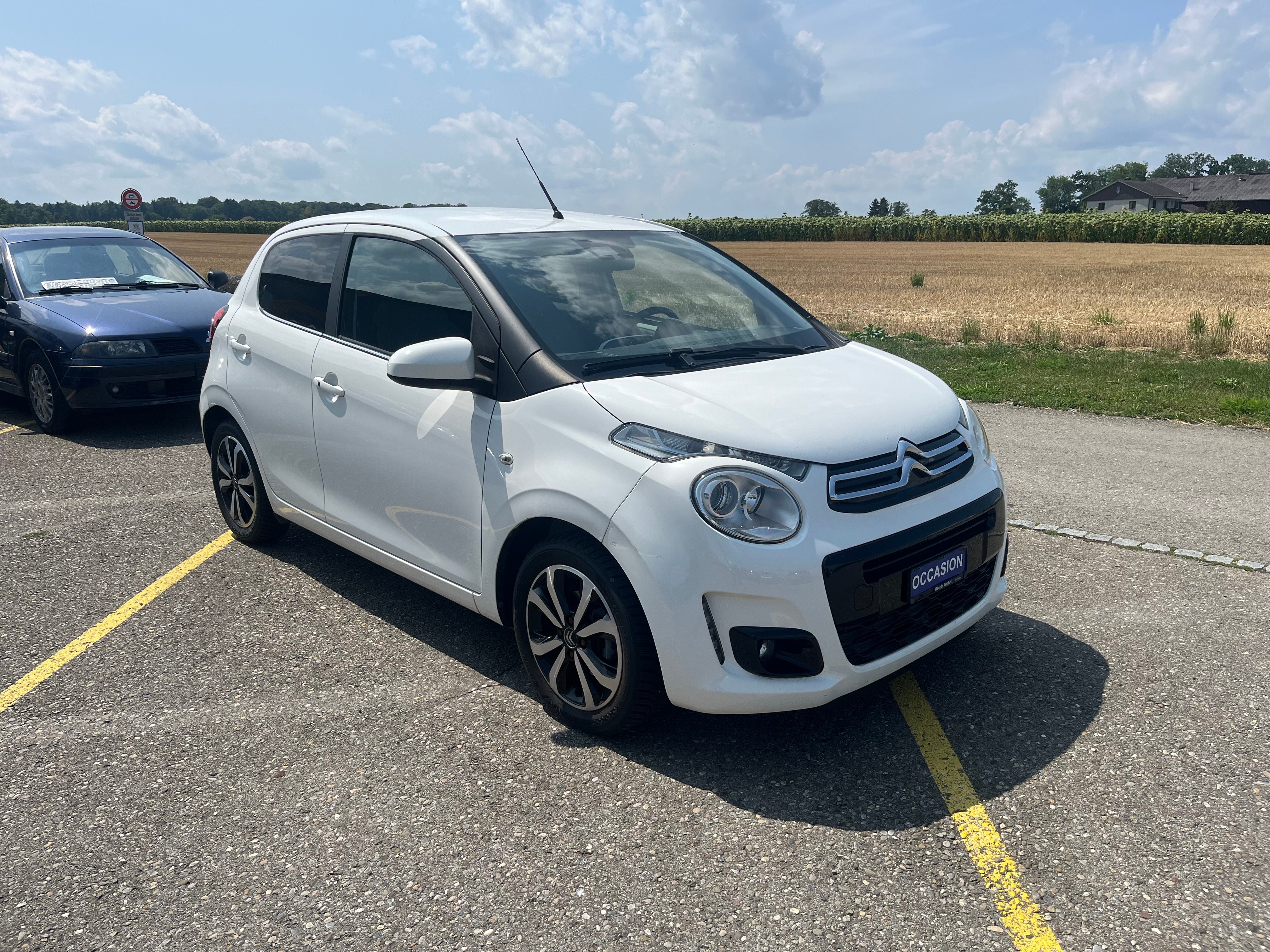 Car photo