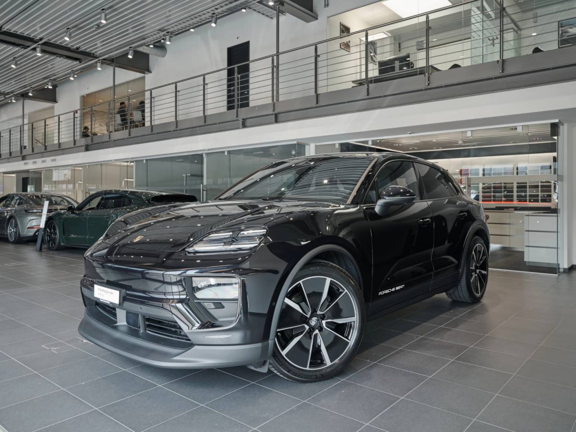 PORSCHE Macan 4-image-7