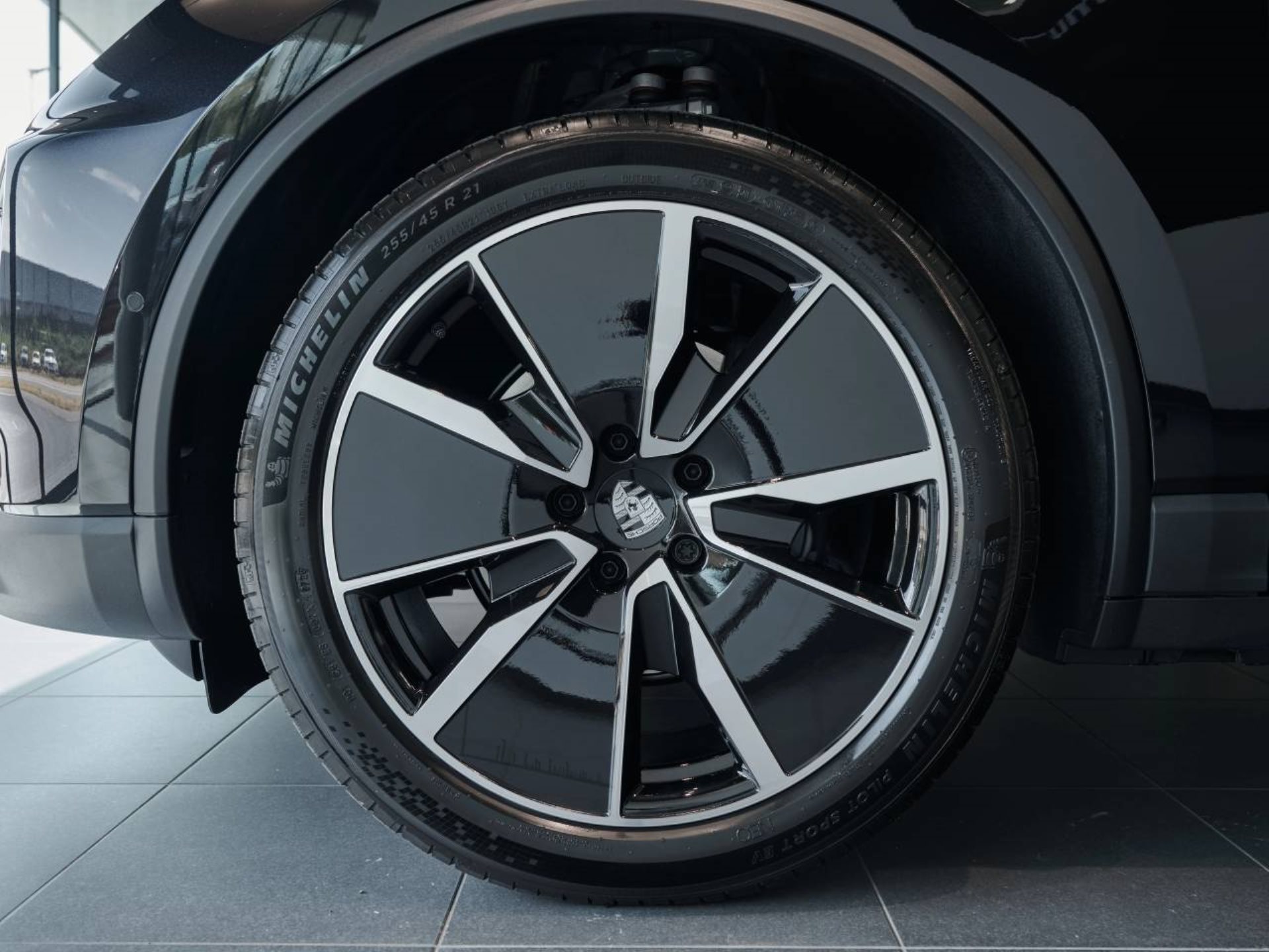 PORSCHE Macan 4-image-31