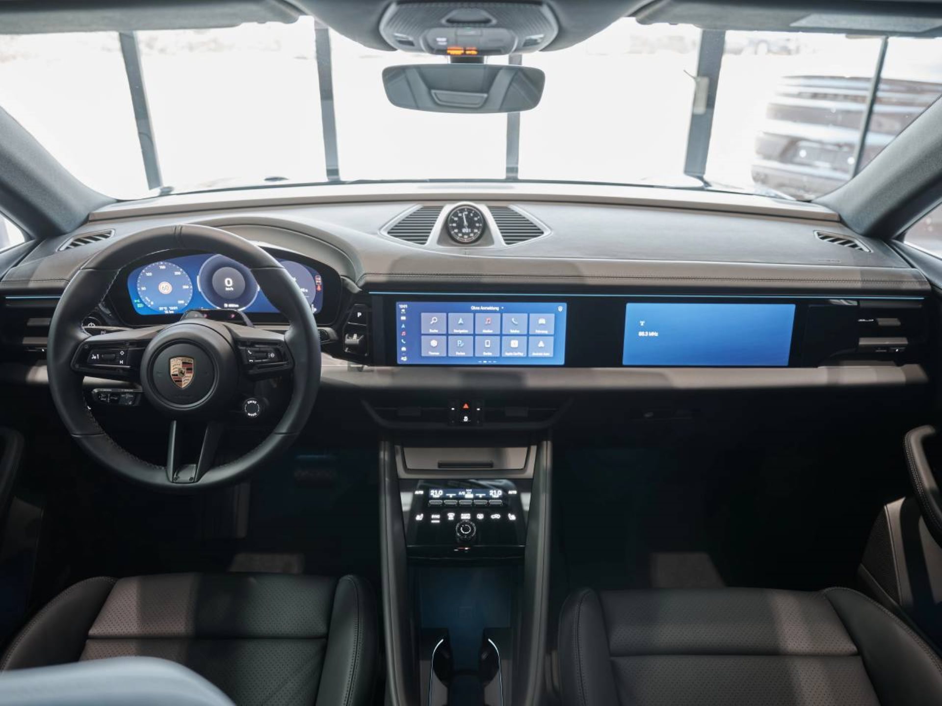 PORSCHE Macan 4-image-15