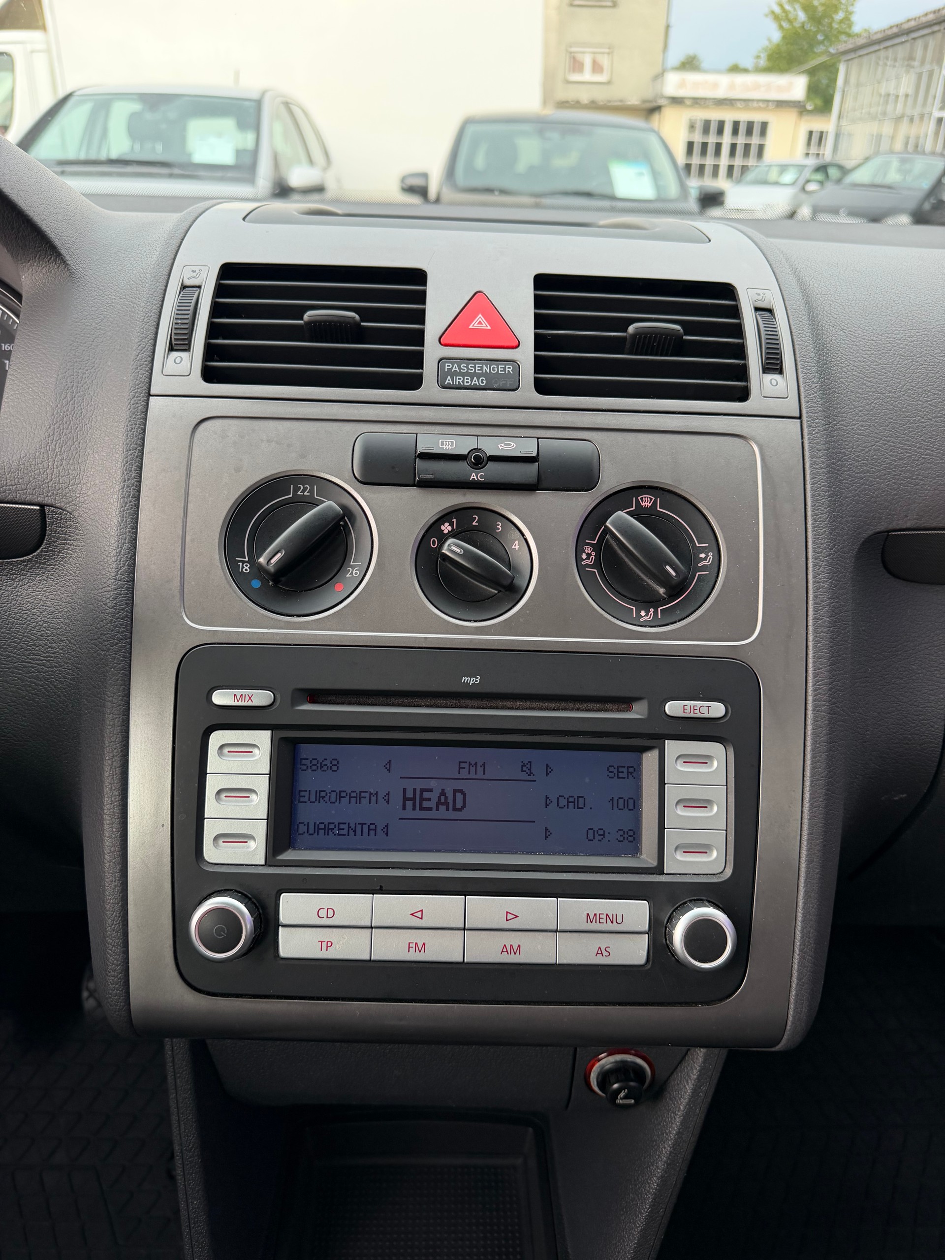 VW Touran 1.9 TDI BlueMotion Highline 7Plätzer-image-23