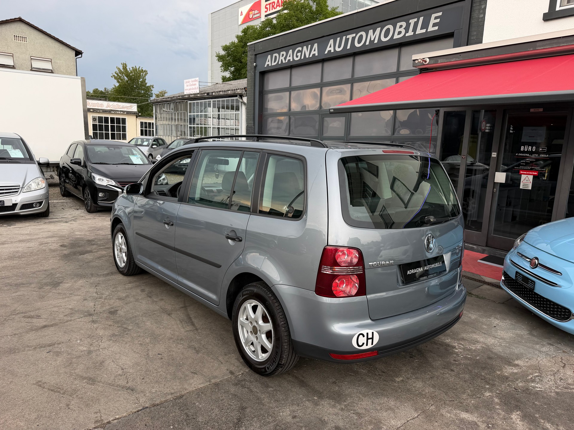 VW Touran 1.9 TDI BlueMotion Highline 7Plätzer-image-5