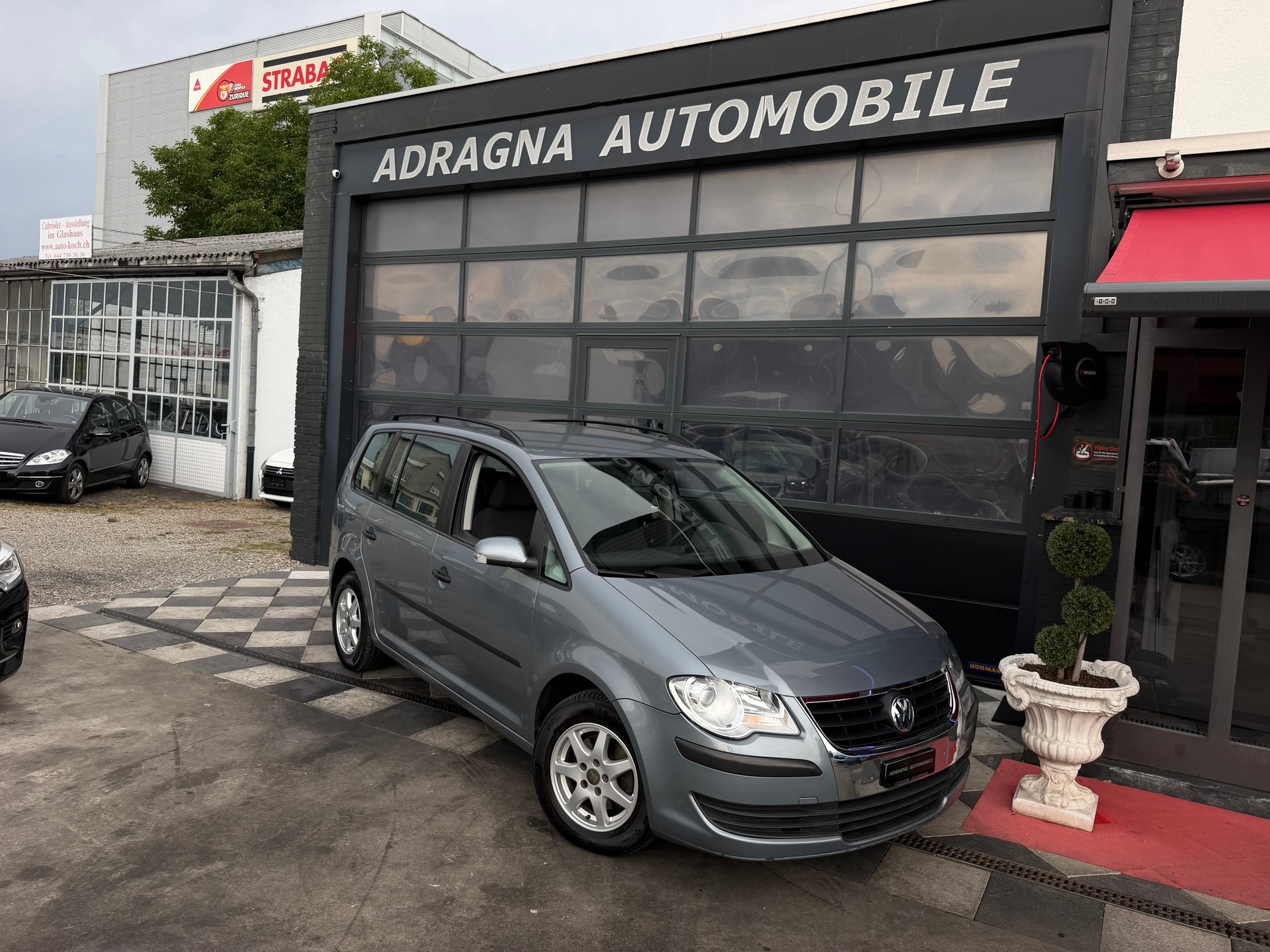 VW Touran 1.9 TDI BlueMotion Highline 7Plätzer-image-2
