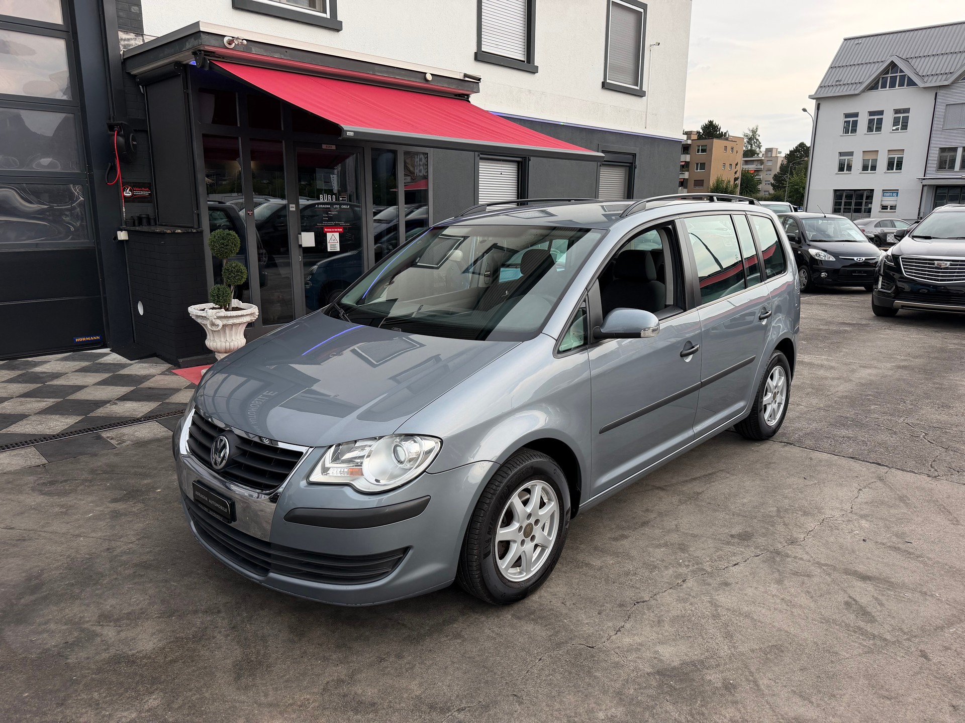 VW Touran 1.9 TDI BlueMotion Highline 7Plätzer-image-3