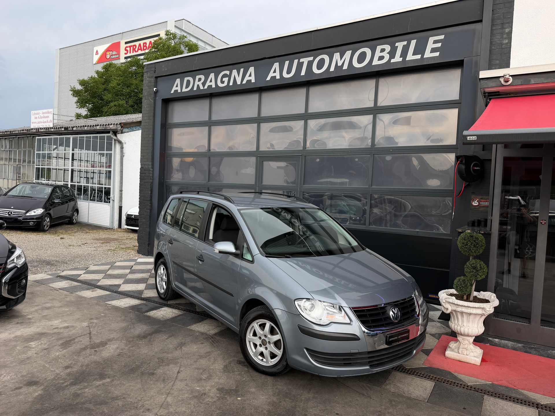 VW Touran 1.9 TDI BlueMotion Highline 7Plätzer-image-0
