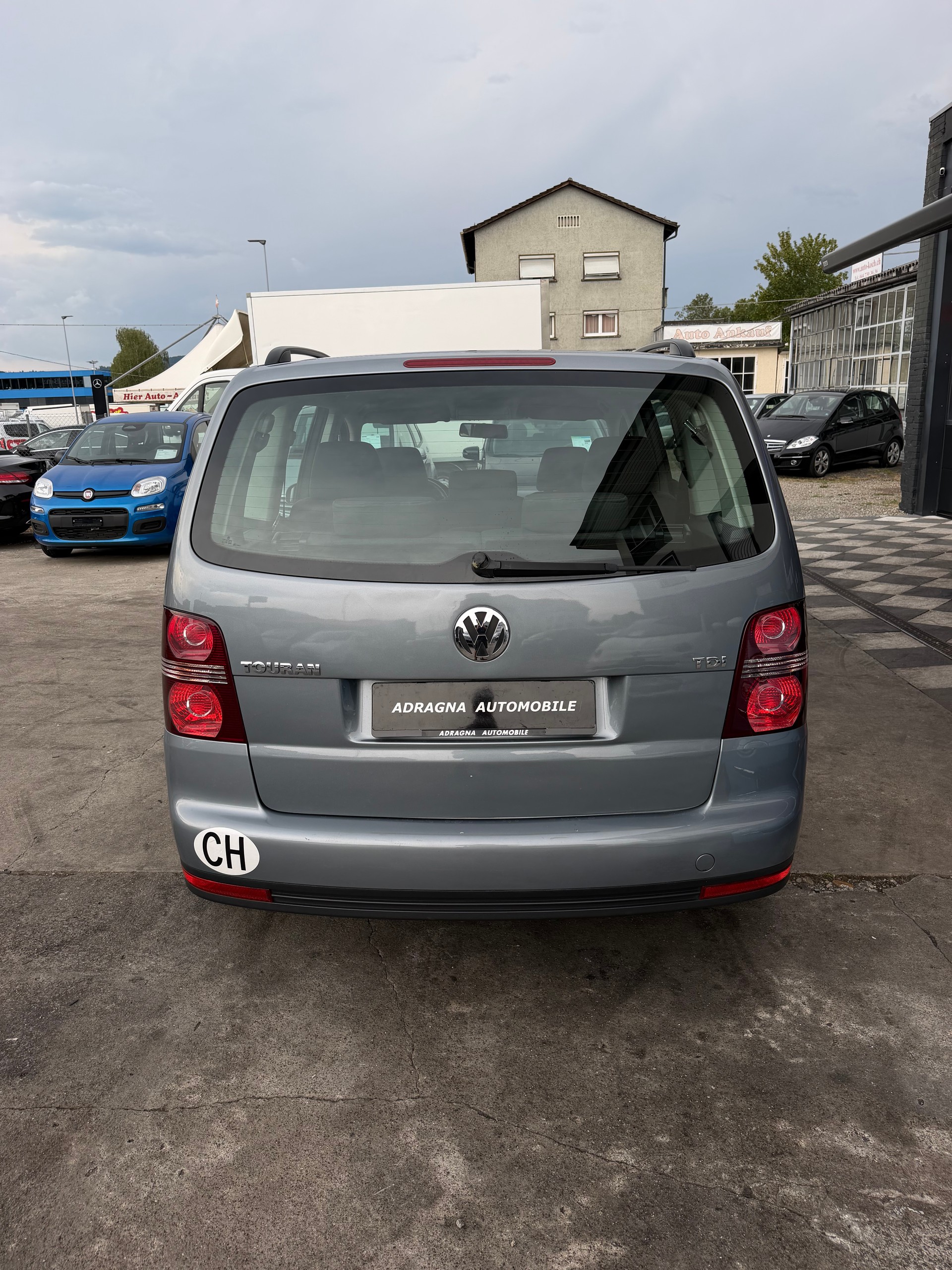 VW Touran 1.9 TDI BlueMotion Highline 7Plätzer-image-6