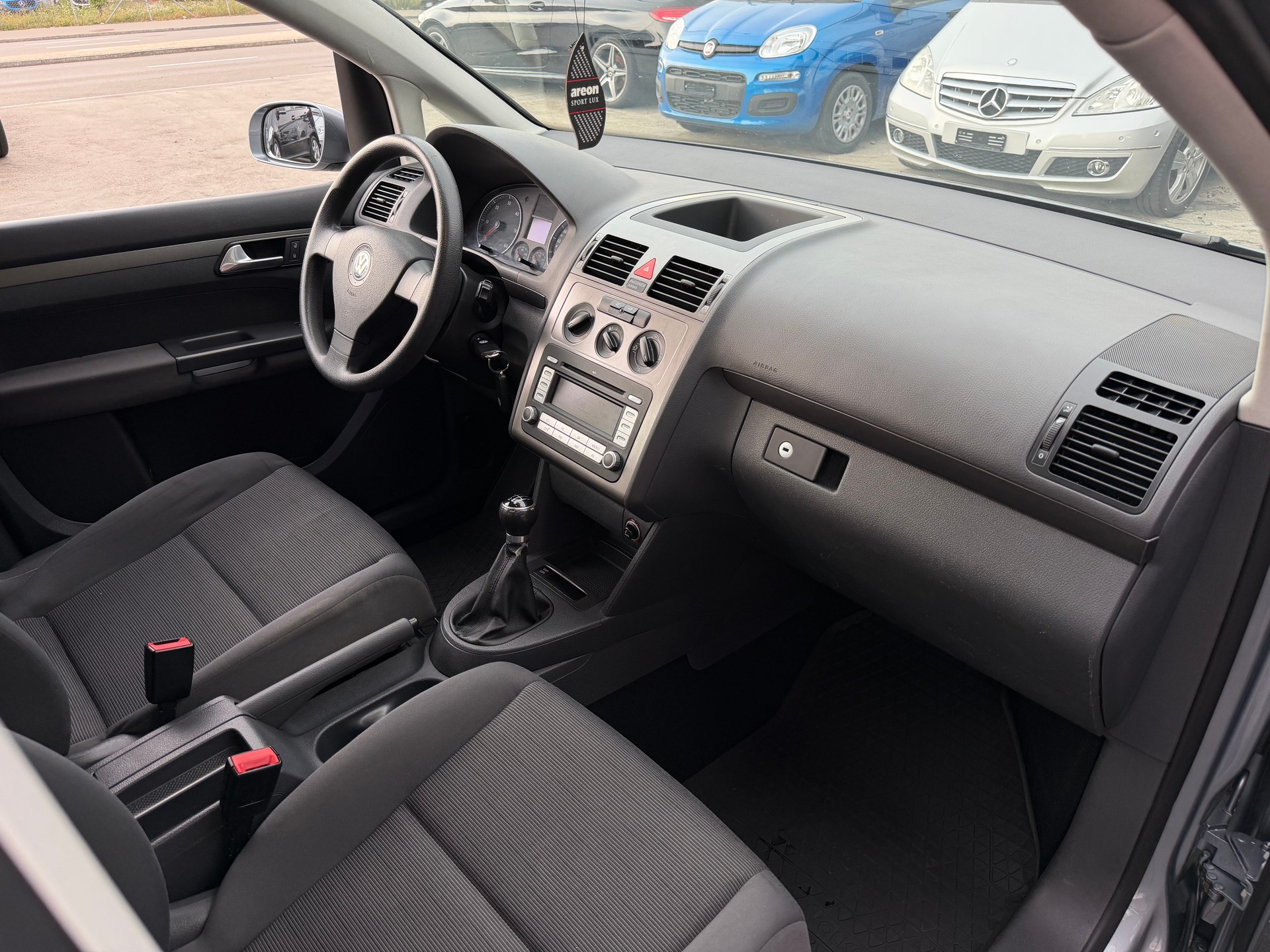 VW Touran 1.9 TDI BlueMotion Highline 7Plätzer-image-19