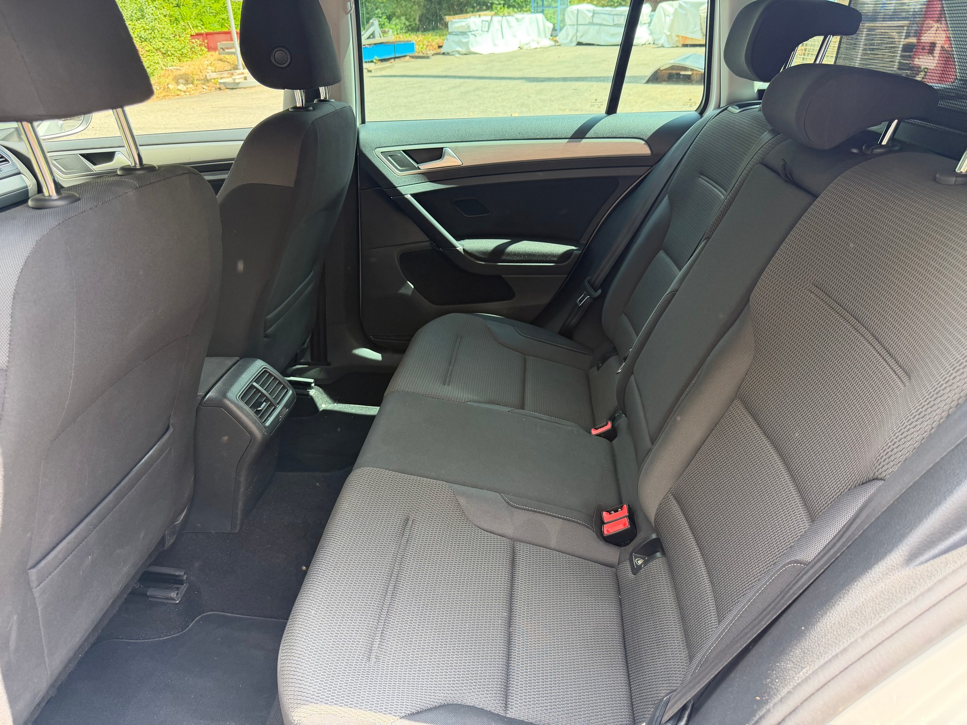 VW Golf Variant 1.6 TDI Trendline 4Motion-image-9