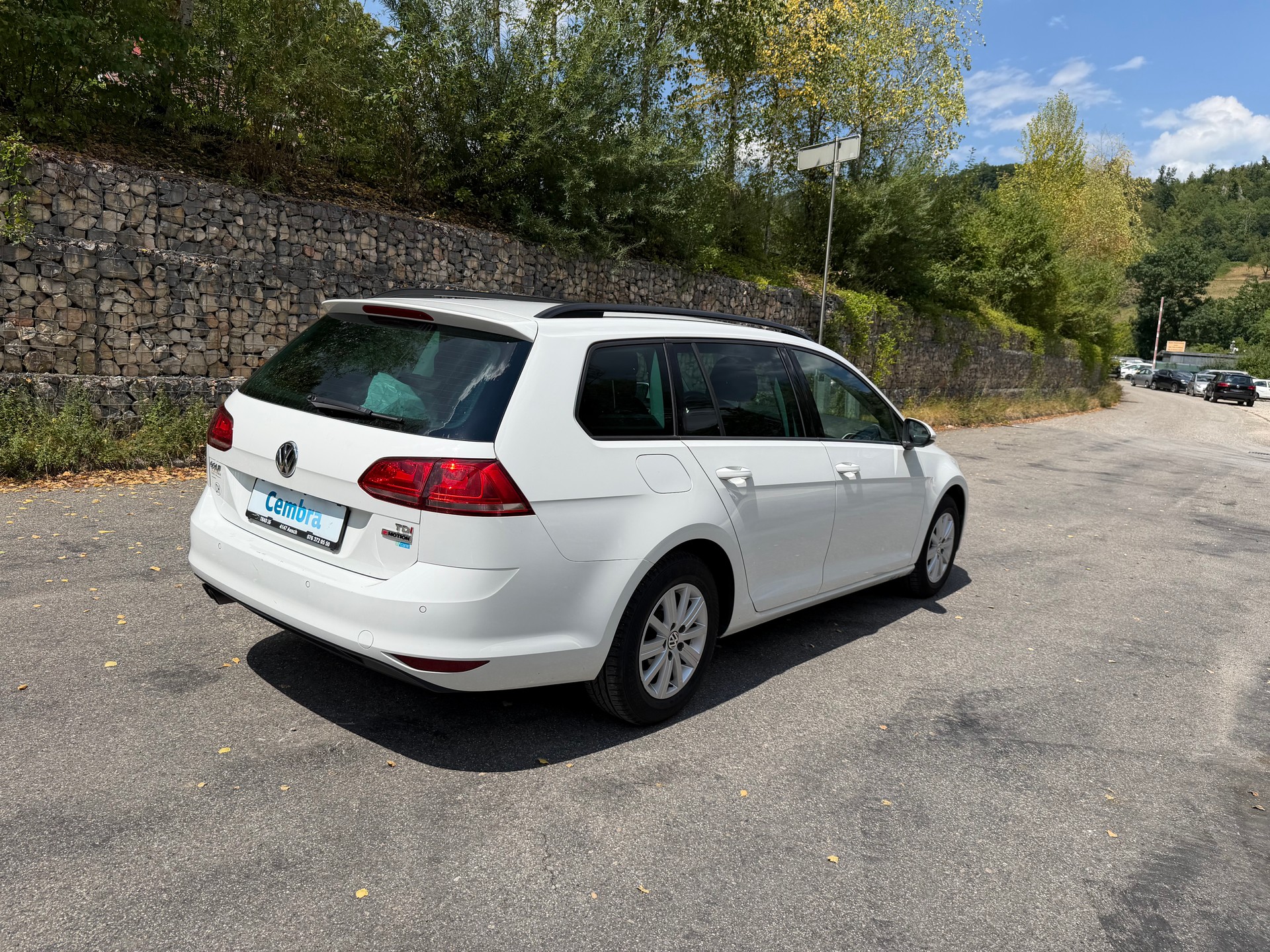 VW Golf Variant 1.6 TDI Trendline 4Motion-image-4