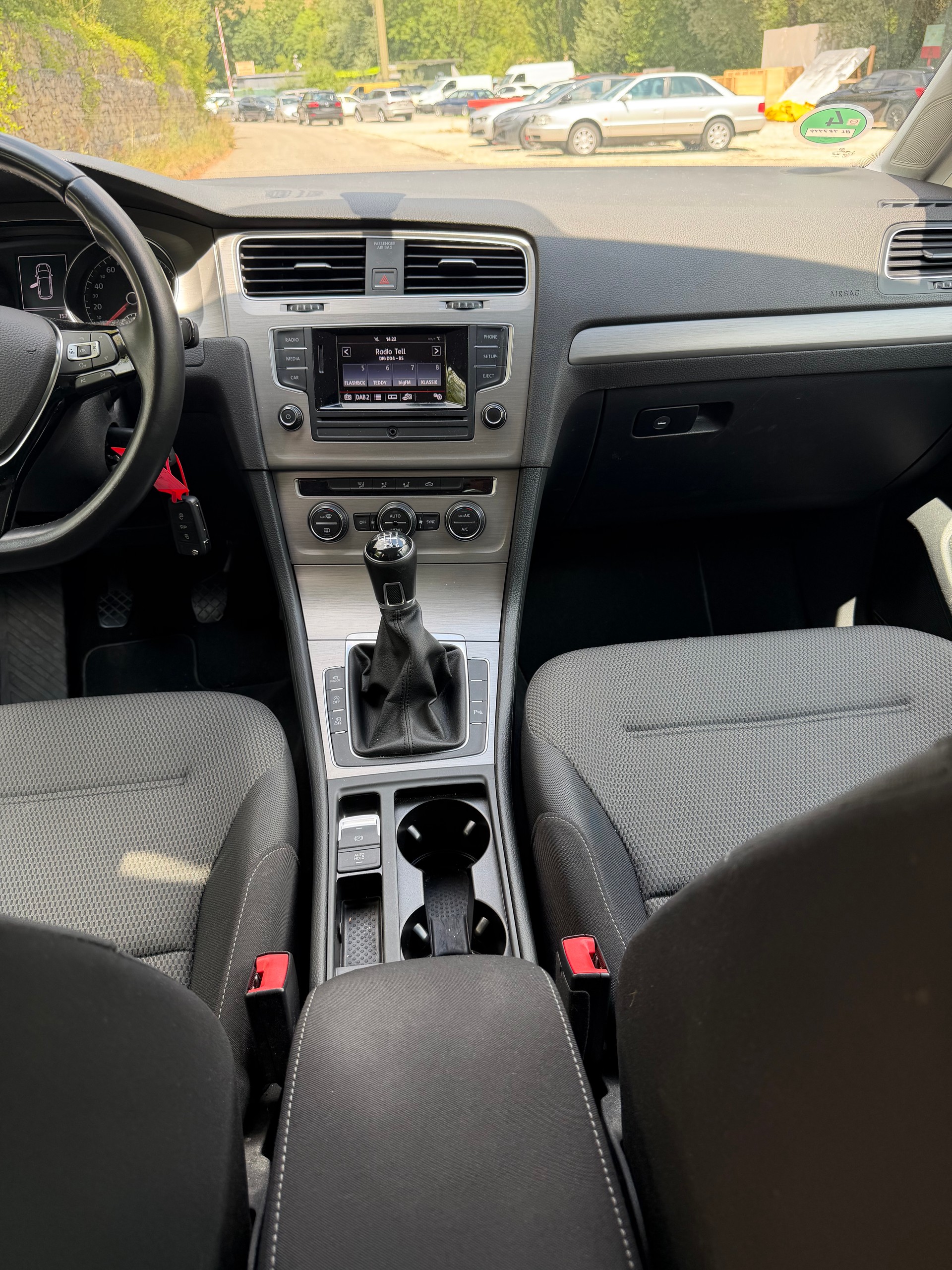 VW Golf Variant 1.6 TDI Trendline 4Motion-image-7