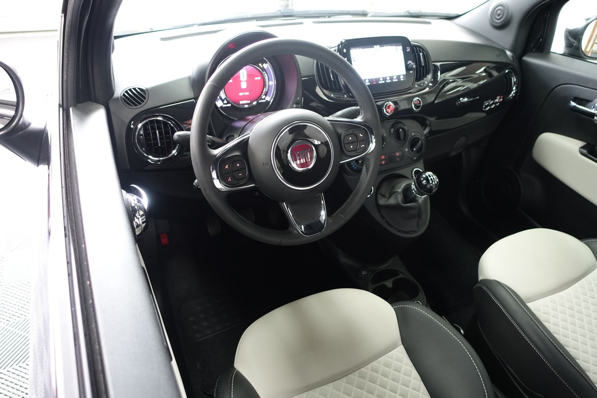 FIAT 500 1.0 Hybrid Dolcevita-image-14