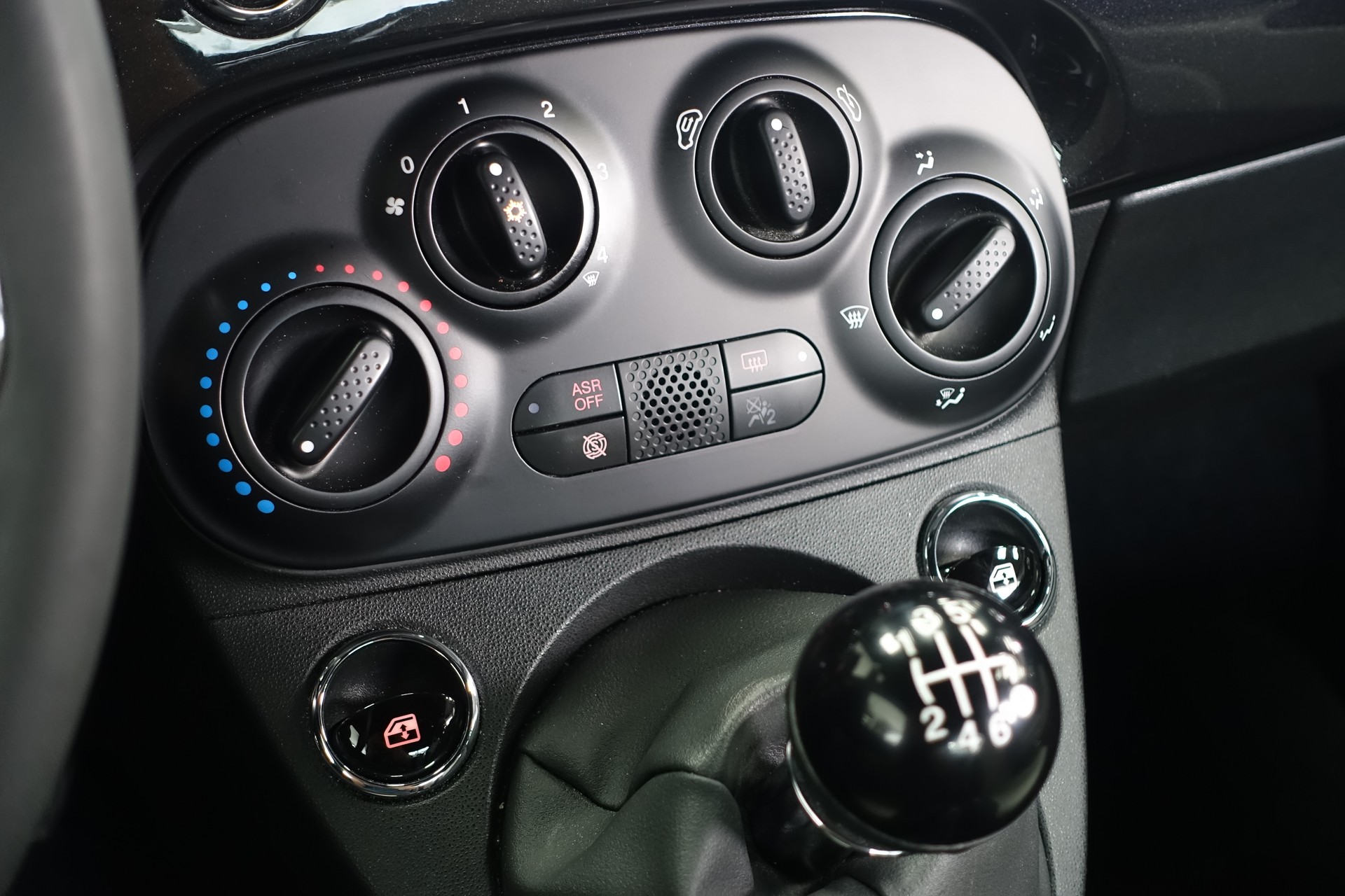 FIAT 500 1.0 Hybrid Dolcevita-image-23