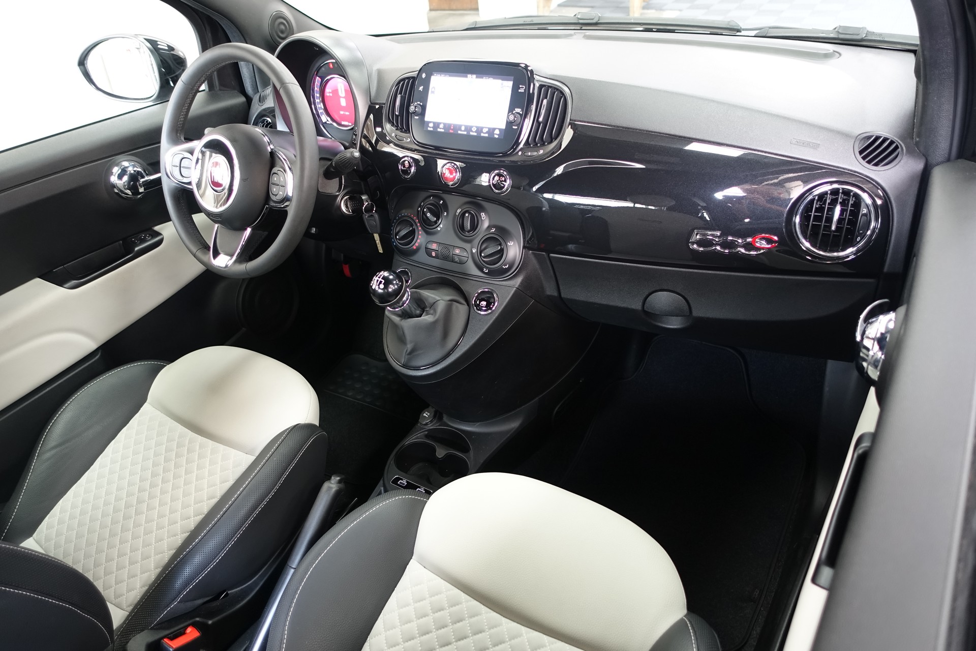 FIAT 500 1.0 Hybrid Dolcevita-image-15