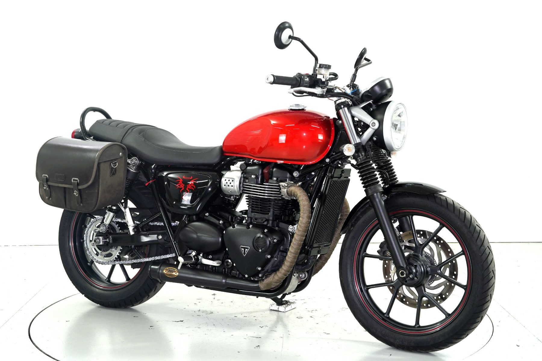 TRIUMPH Street Twin 900i ABS-showroom-element-1