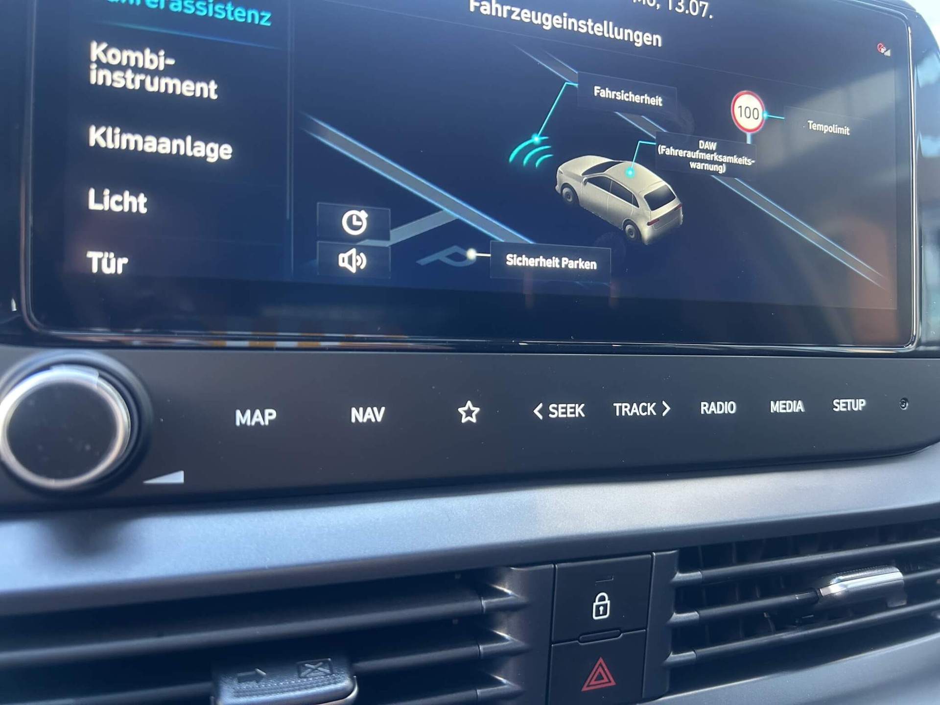HYUNDAI i20 1.0 T-GDi Origo-image-14