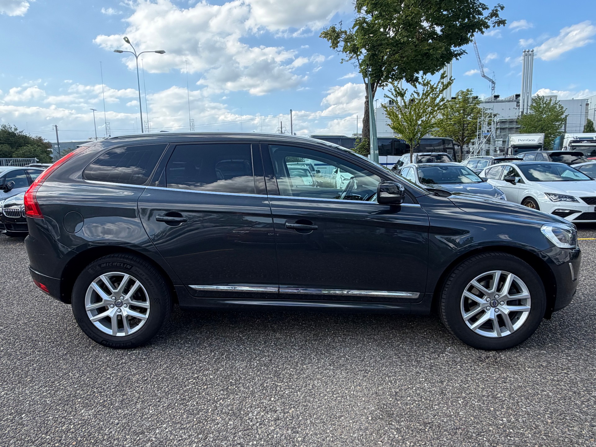 VOLVO XC60 T5 AWD Summum Geartronic **MFK 08.07.2026**-showroom-element-3