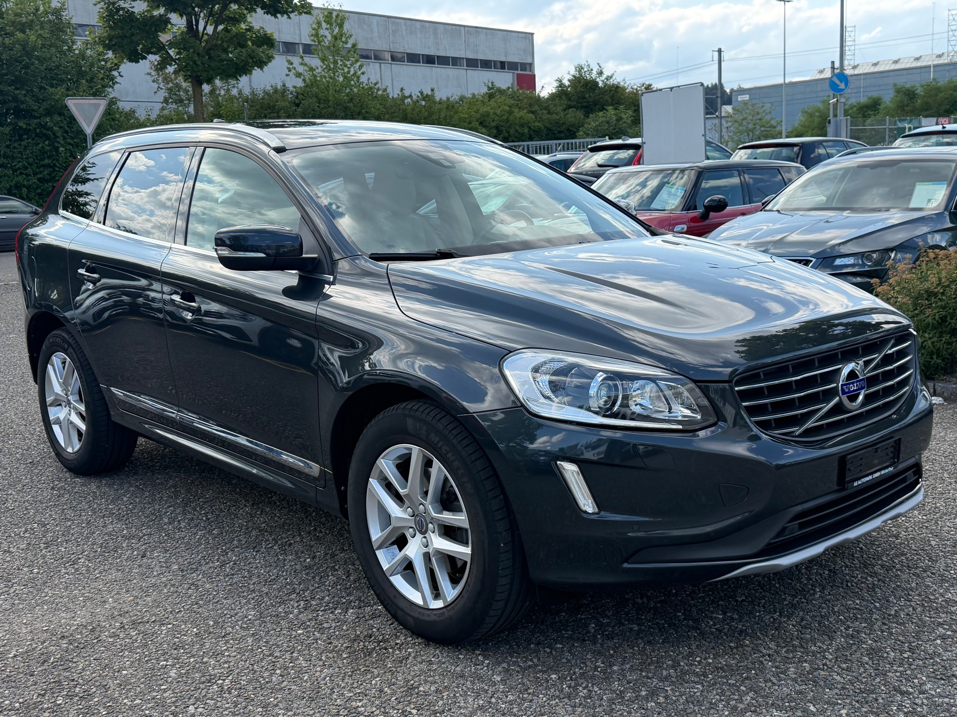 VOLVO XC60 T5 AWD Summum Geartronic **MFK 08.07.2026**-showroom-element-2