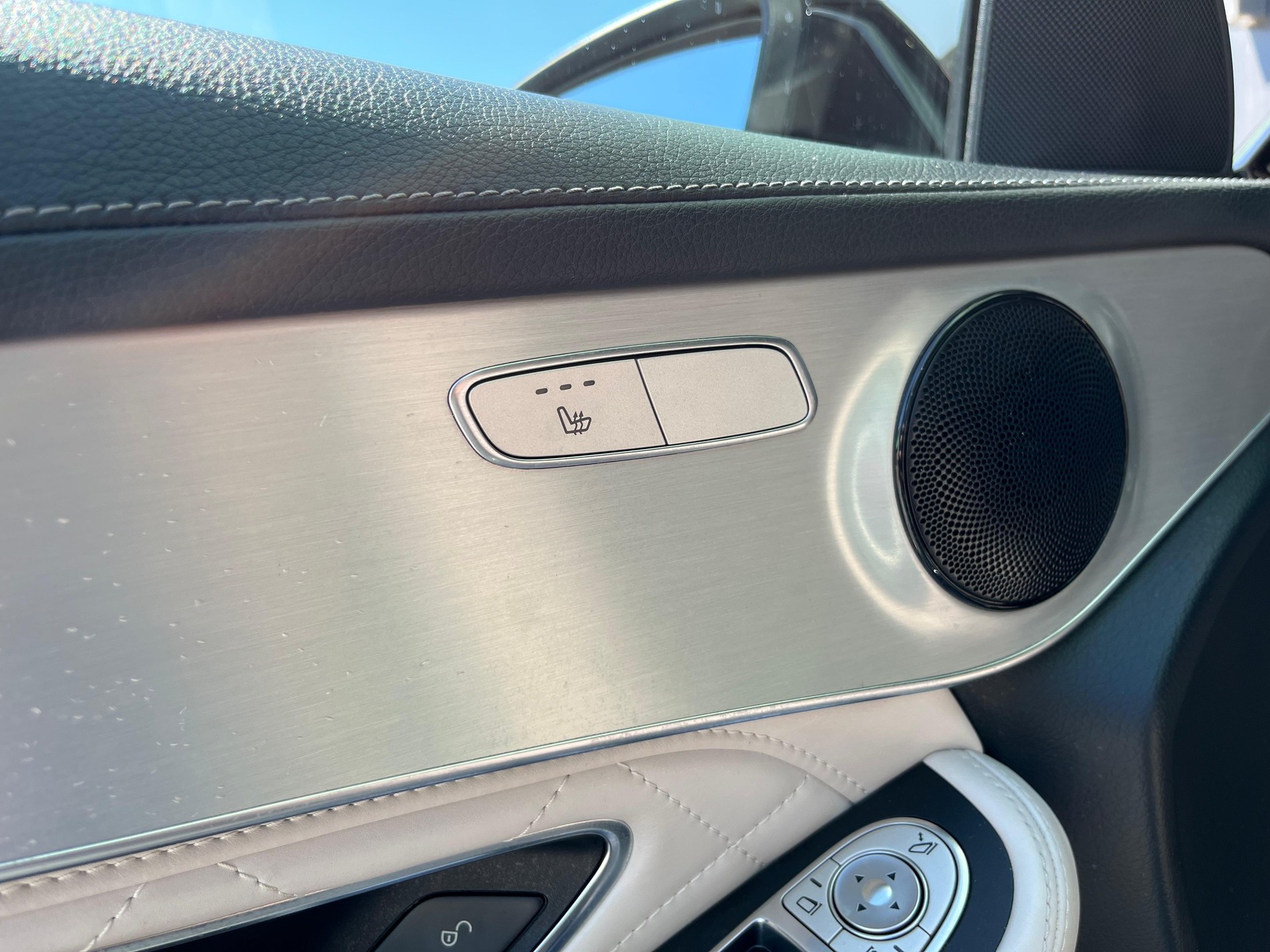 MERCEDES-BENZ GLC 250 AMG Line 4Matic 9G-Tronic-image-11
