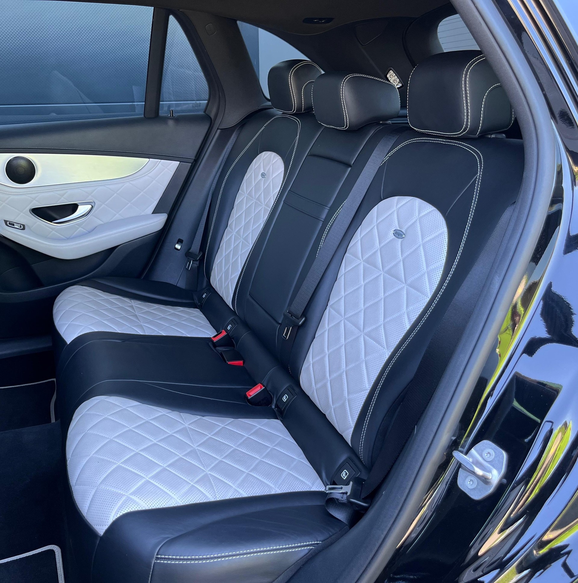 MERCEDES-BENZ GLC 250 AMG Line 4Matic 9G-Tronic-image-13