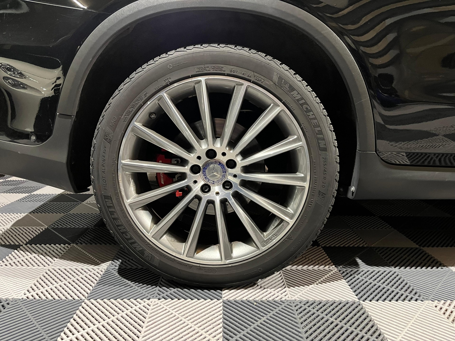 MERCEDES-BENZ GLC 250 AMG Line 4Matic 9G-Tronic-image-5